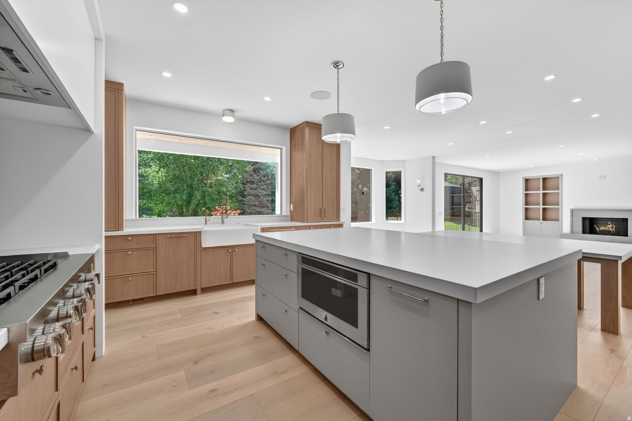 ROYAL LANE - Residential