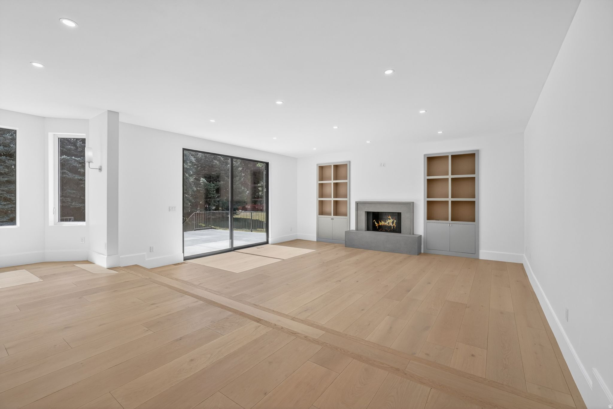ROYAL LANE - Residential