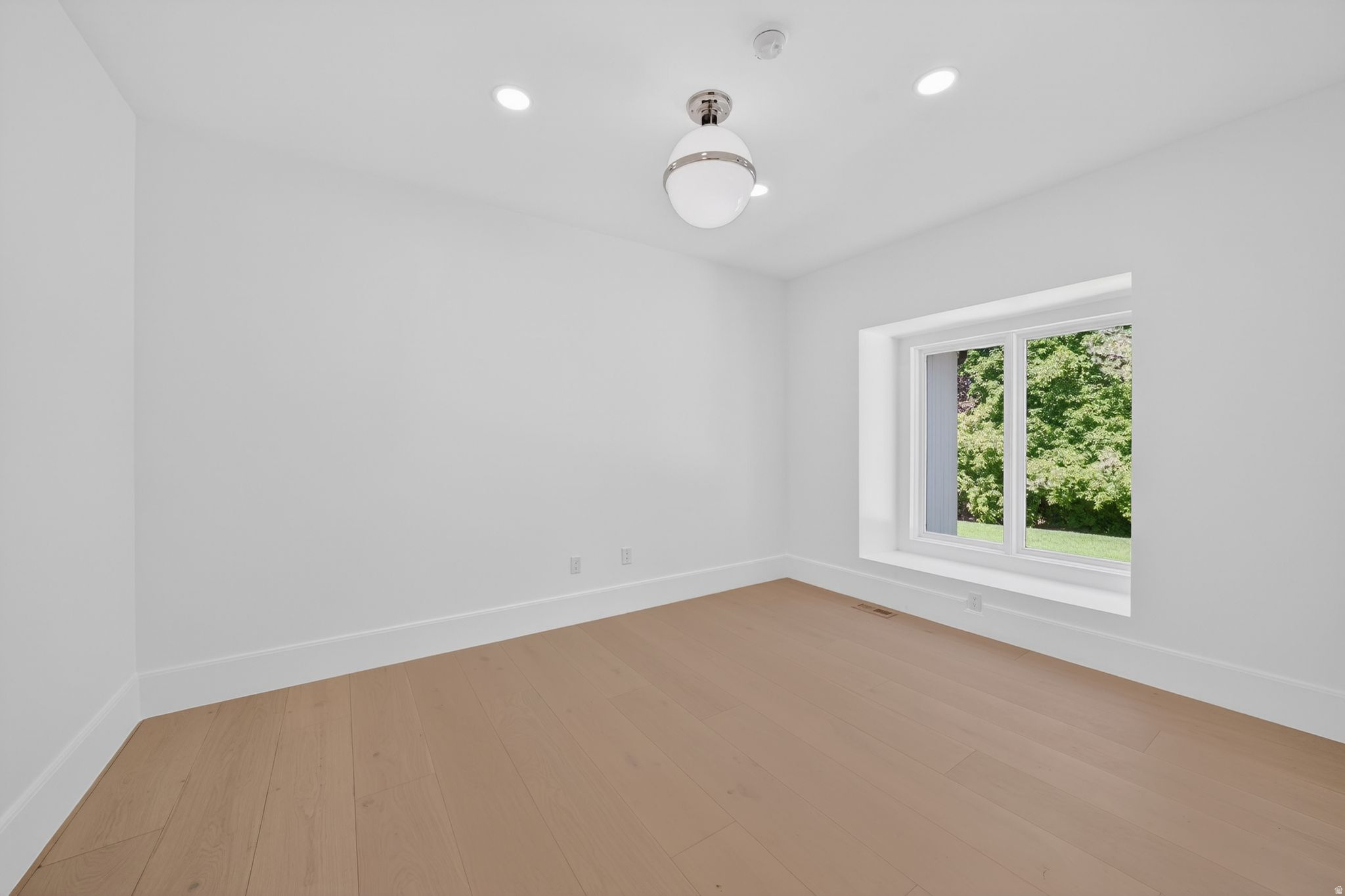 ROYAL LANE - Residential