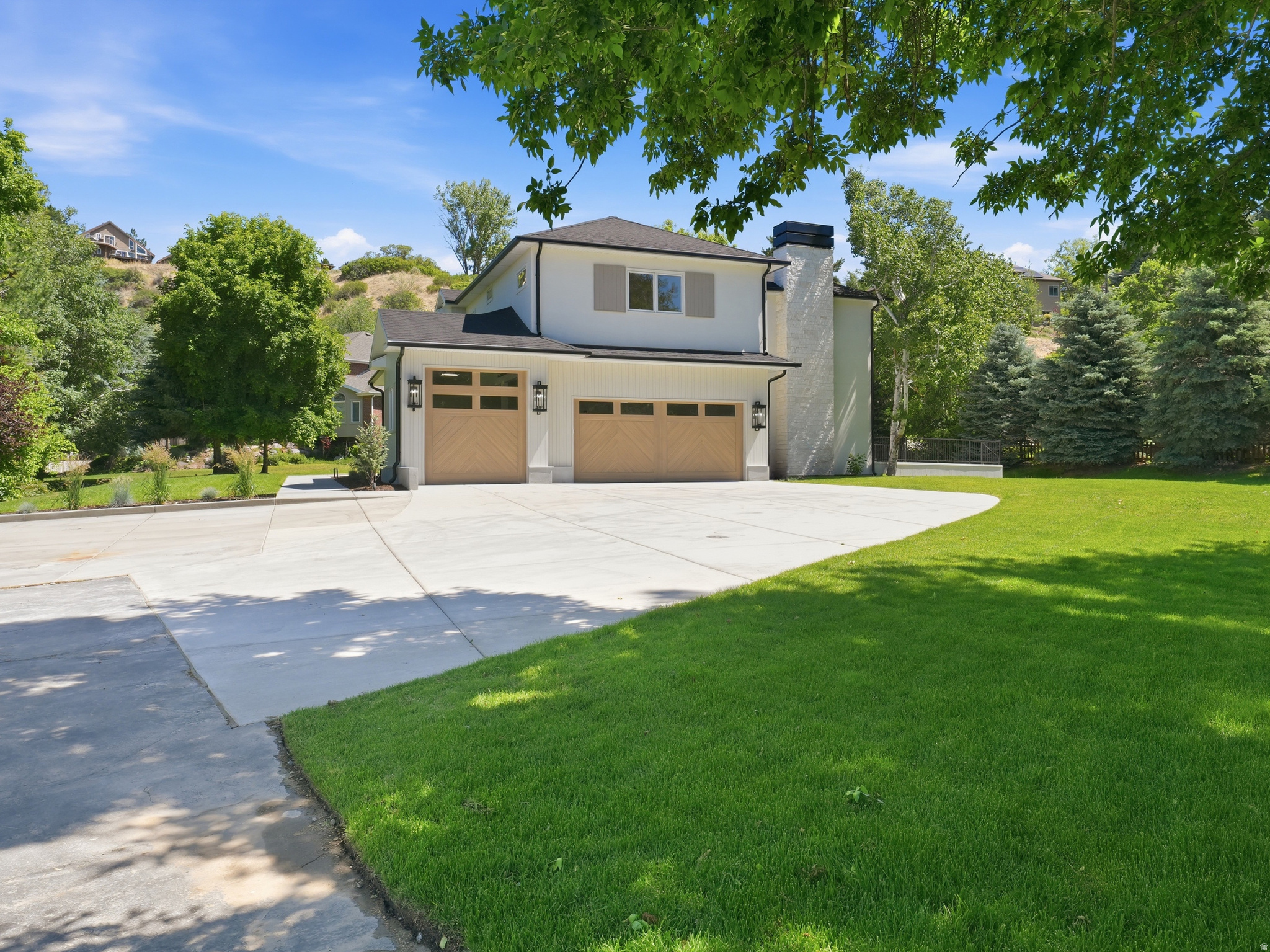 ROYAL LANE - Residential