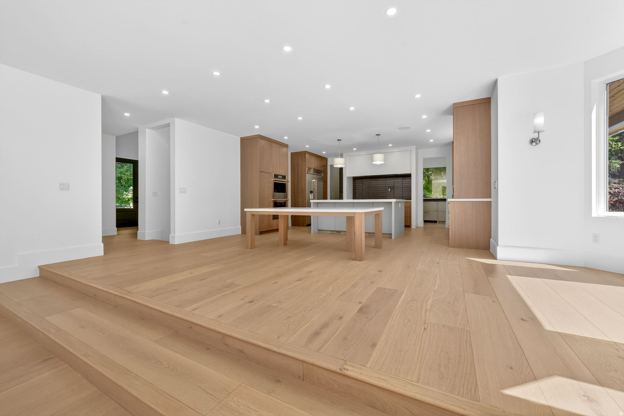 ROYAL LANE - Residential