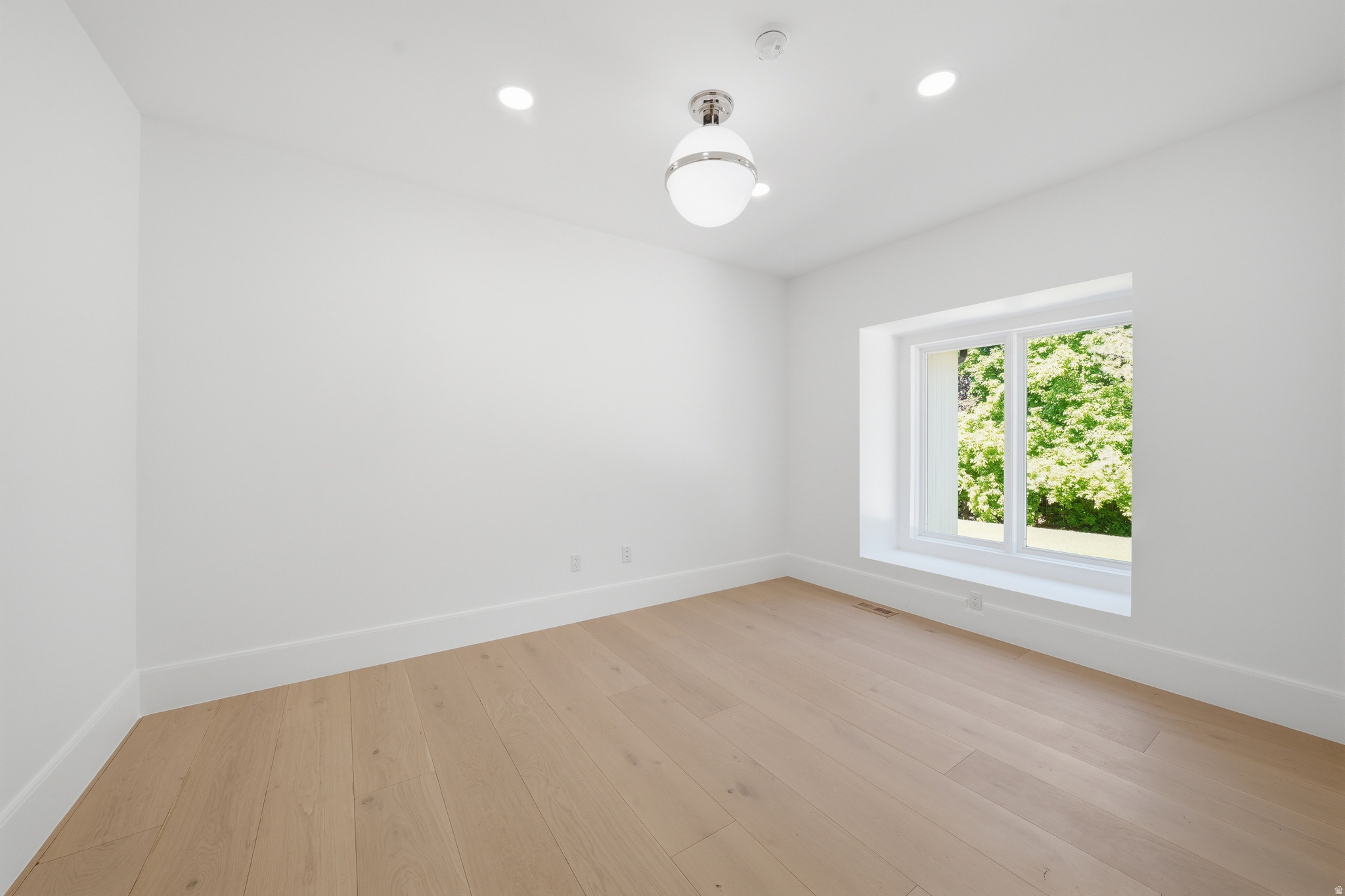 ROYAL LANE - Residential