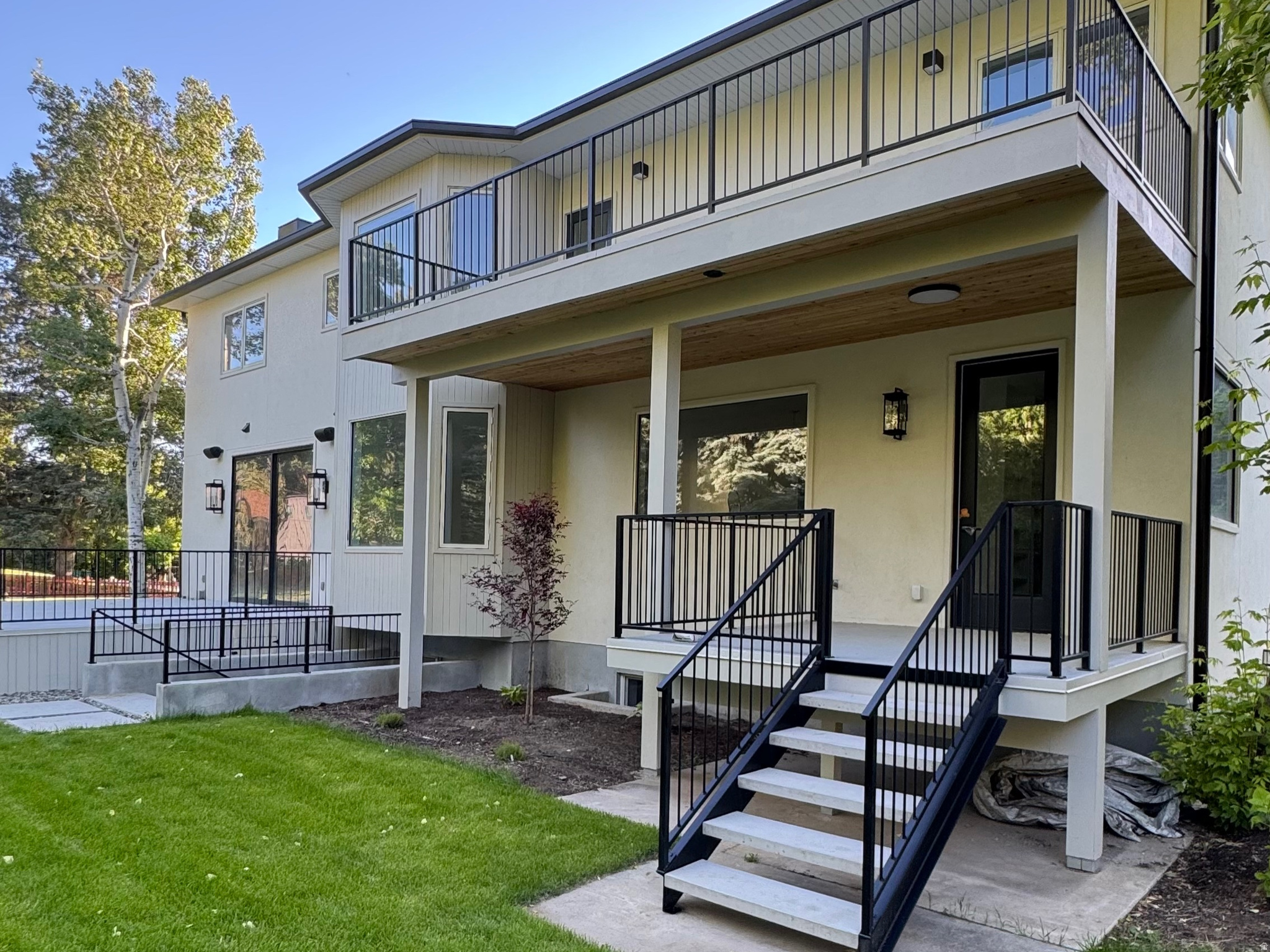 ROYAL LANE - Residential
