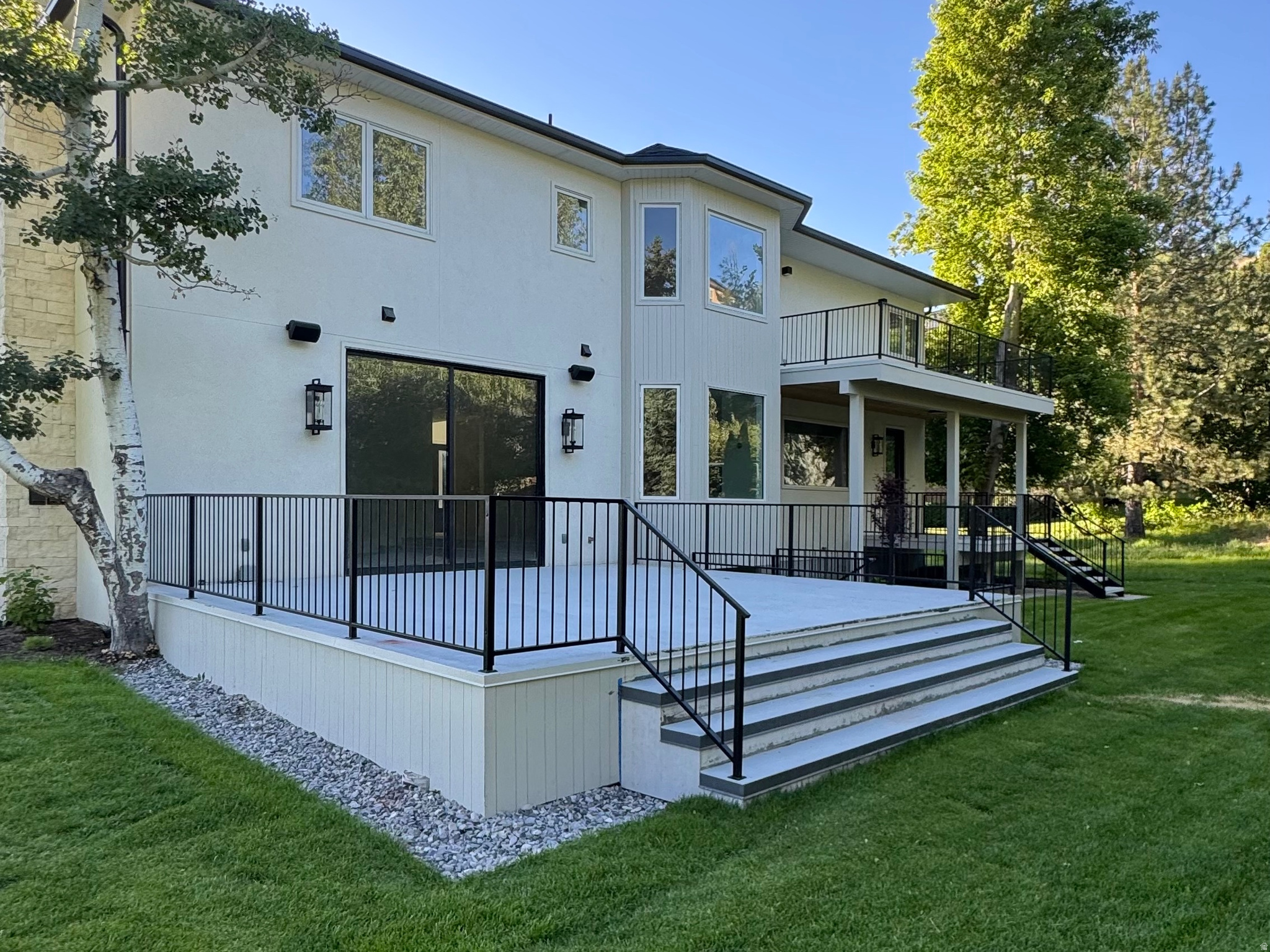 ROYAL LANE - Residential