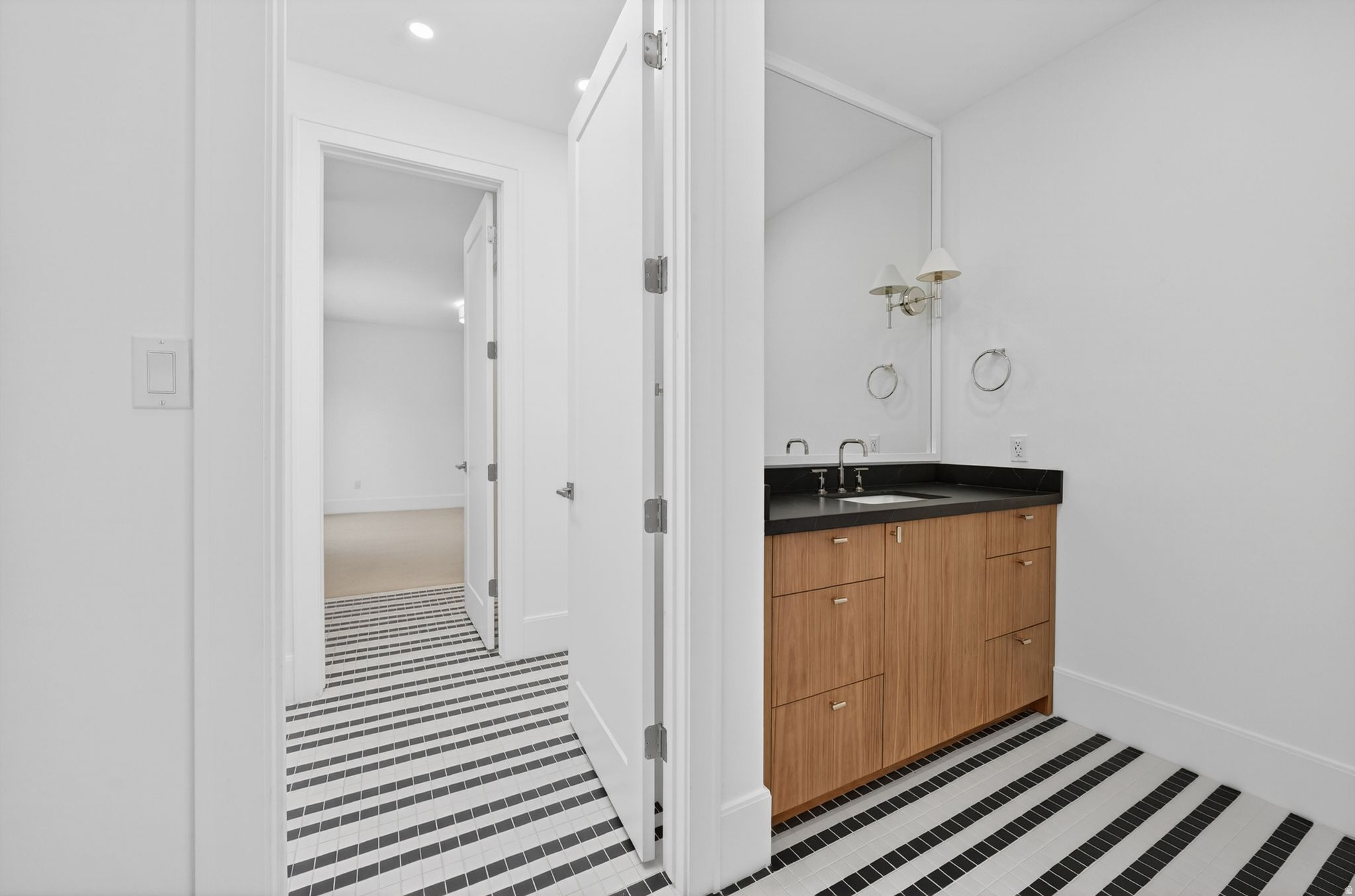 ROYAL LANE - Residential