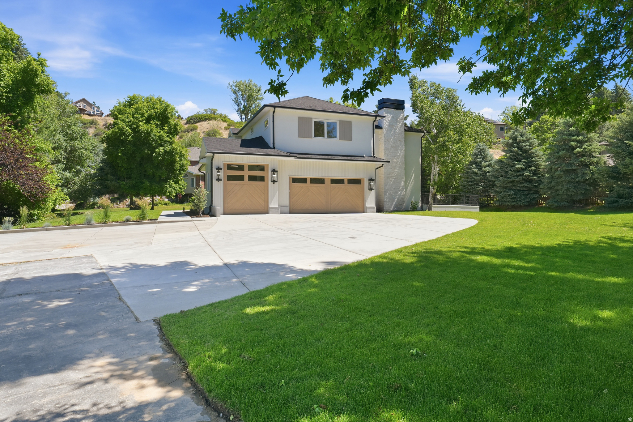 ROYAL LANE - Residential