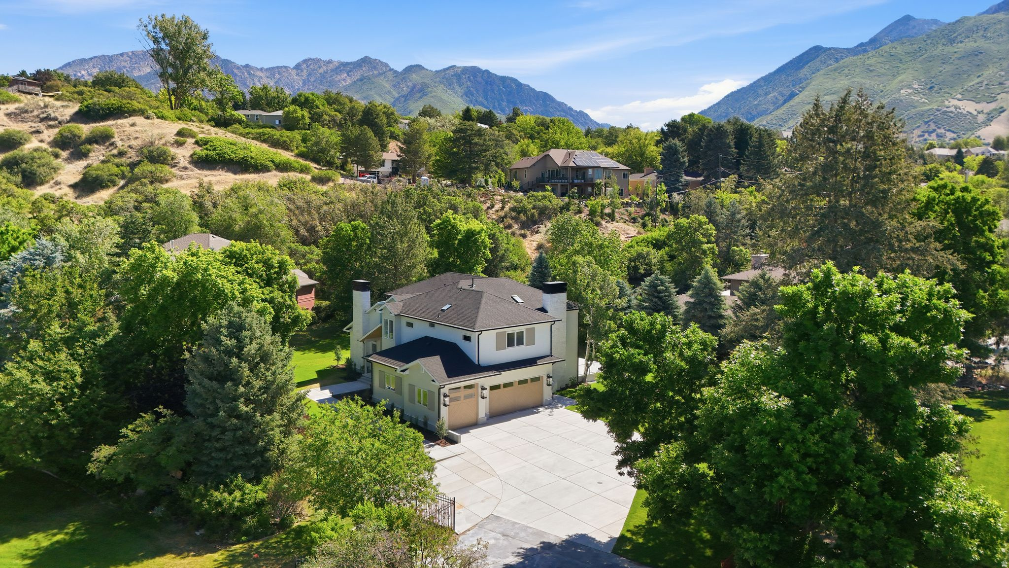 ROYAL LANE - Residential