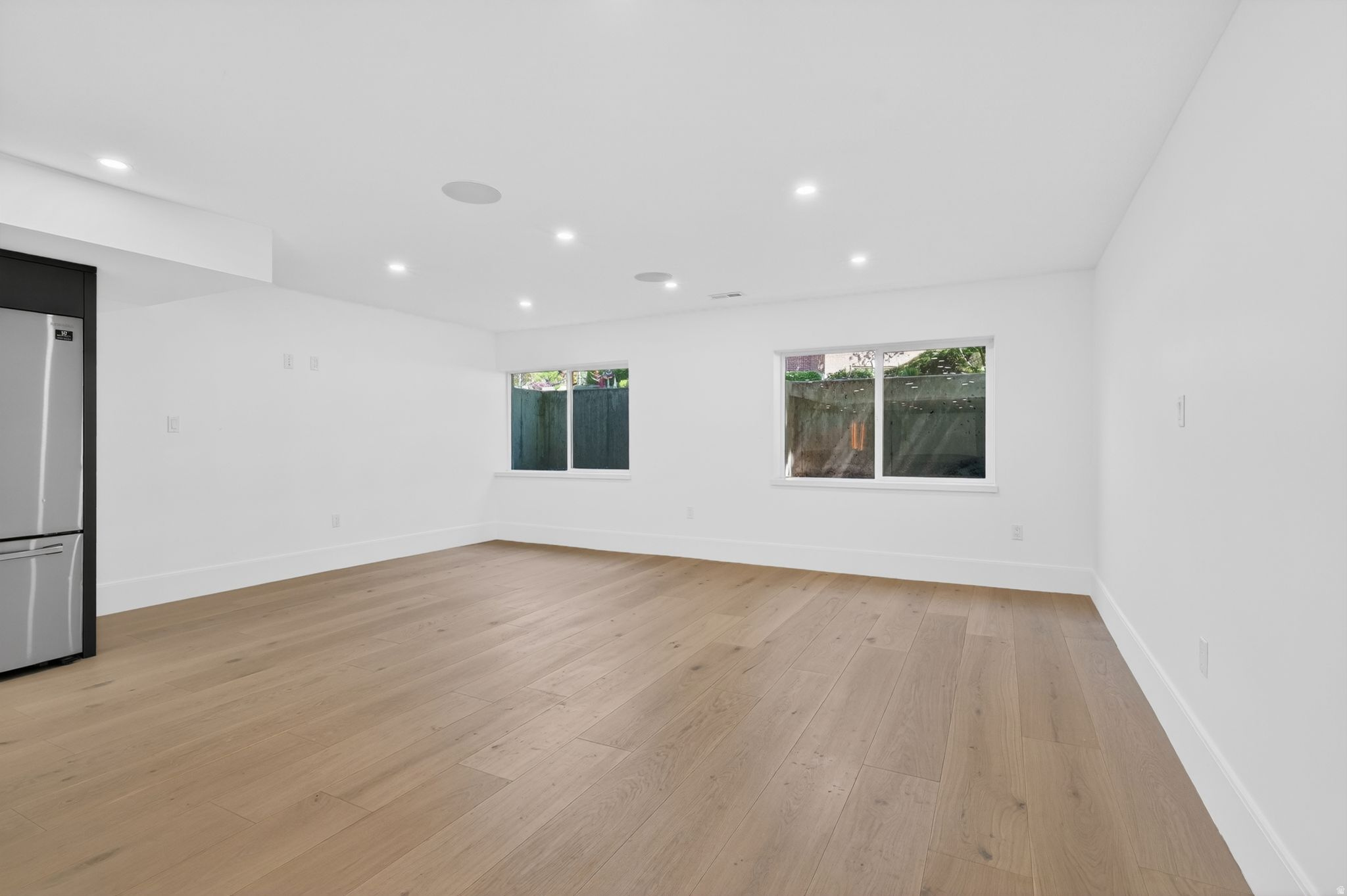 ROYAL LANE - Residential