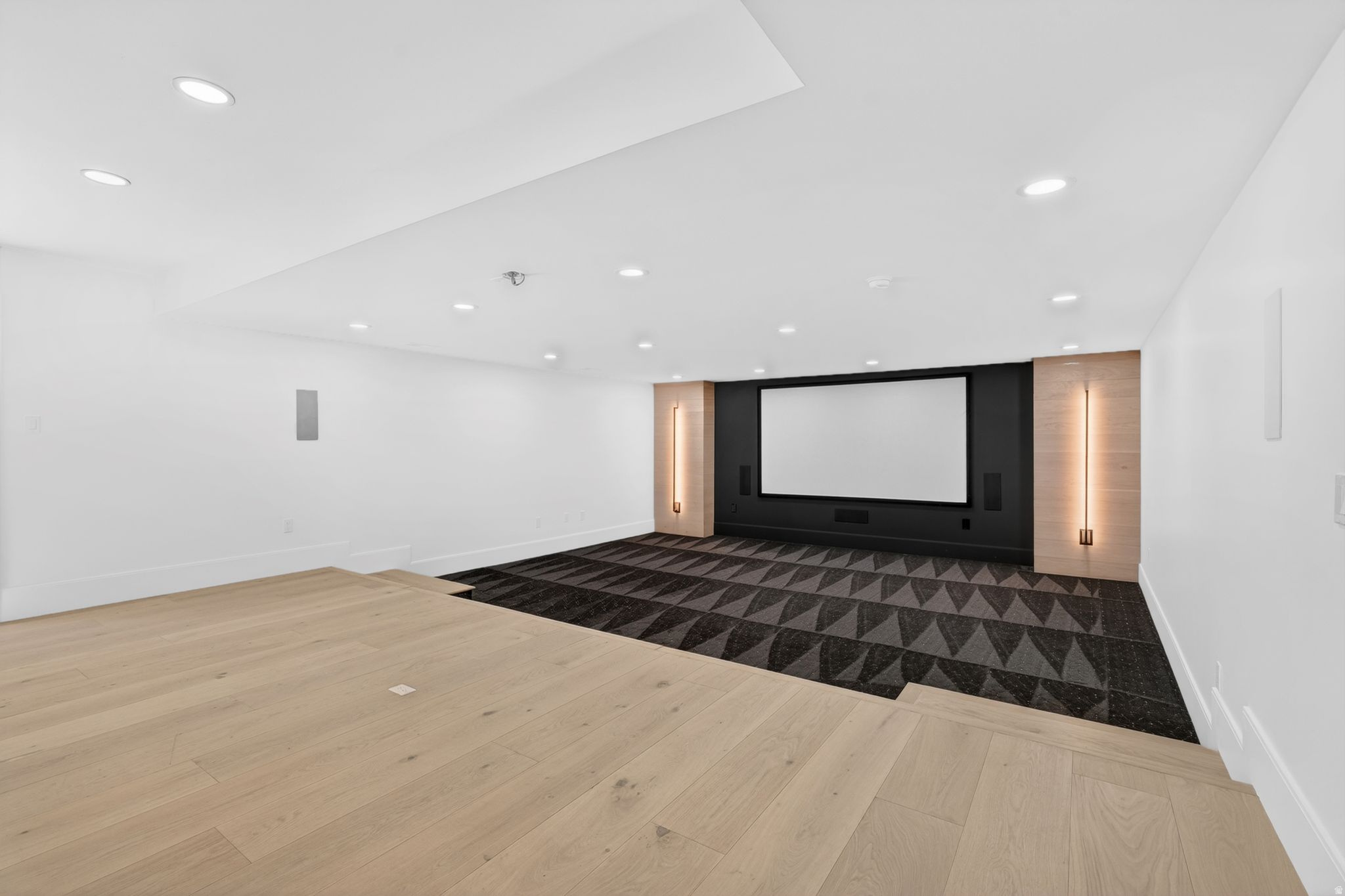 ROYAL LANE - Residential