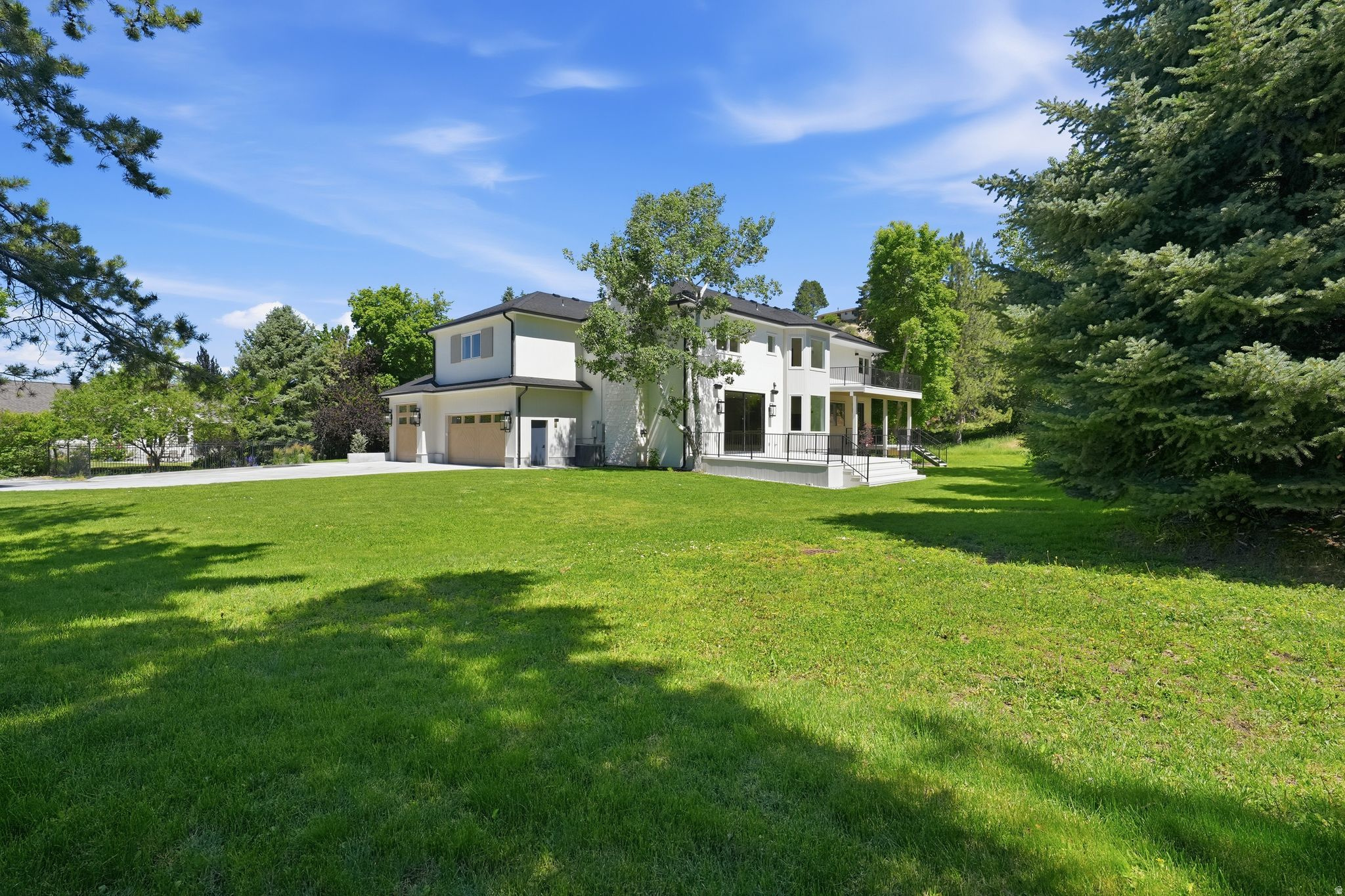 ROYAL LANE - Residential