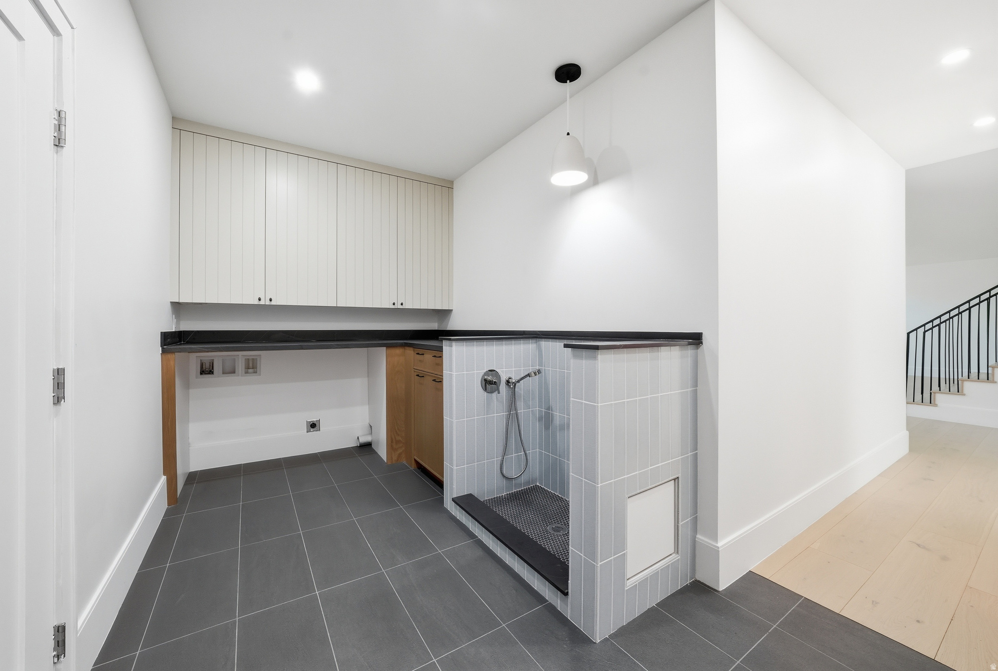 ROYAL LANE - Residential