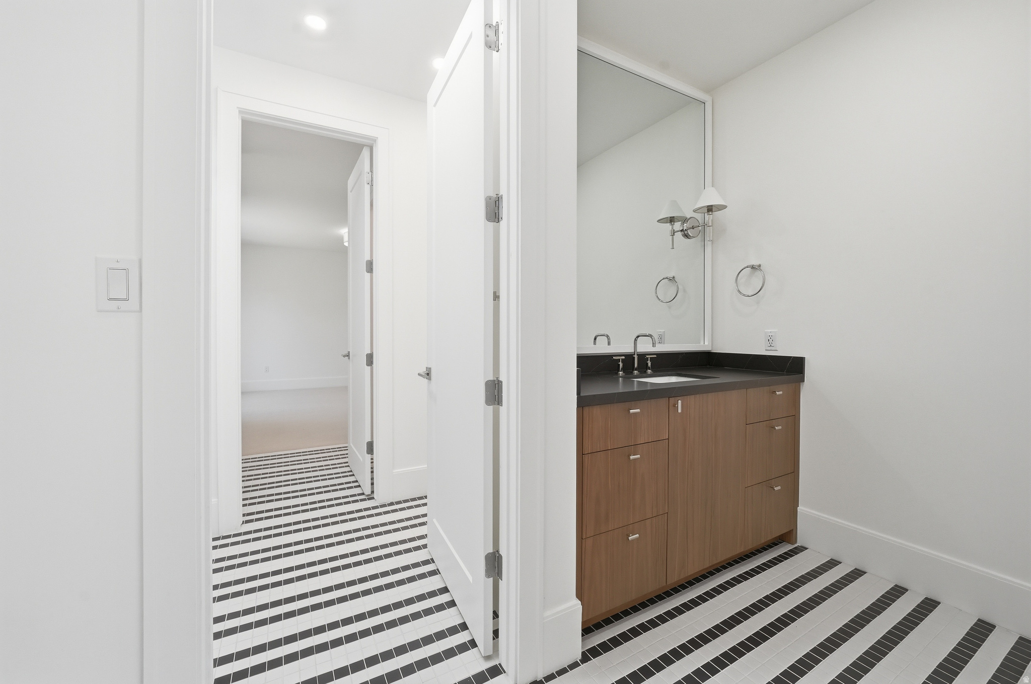 ROYAL LANE - Residential