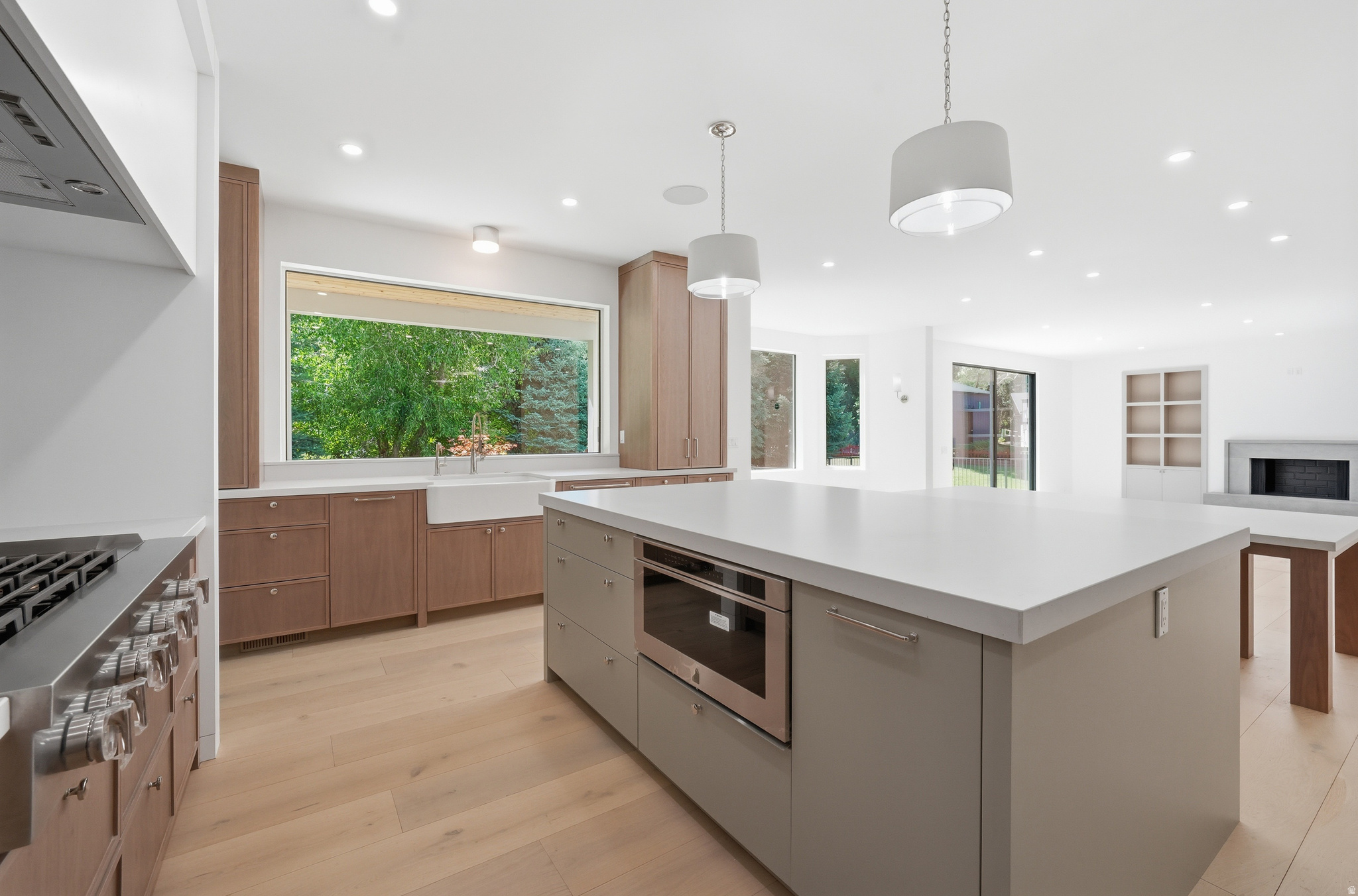 ROYAL LANE - Residential
