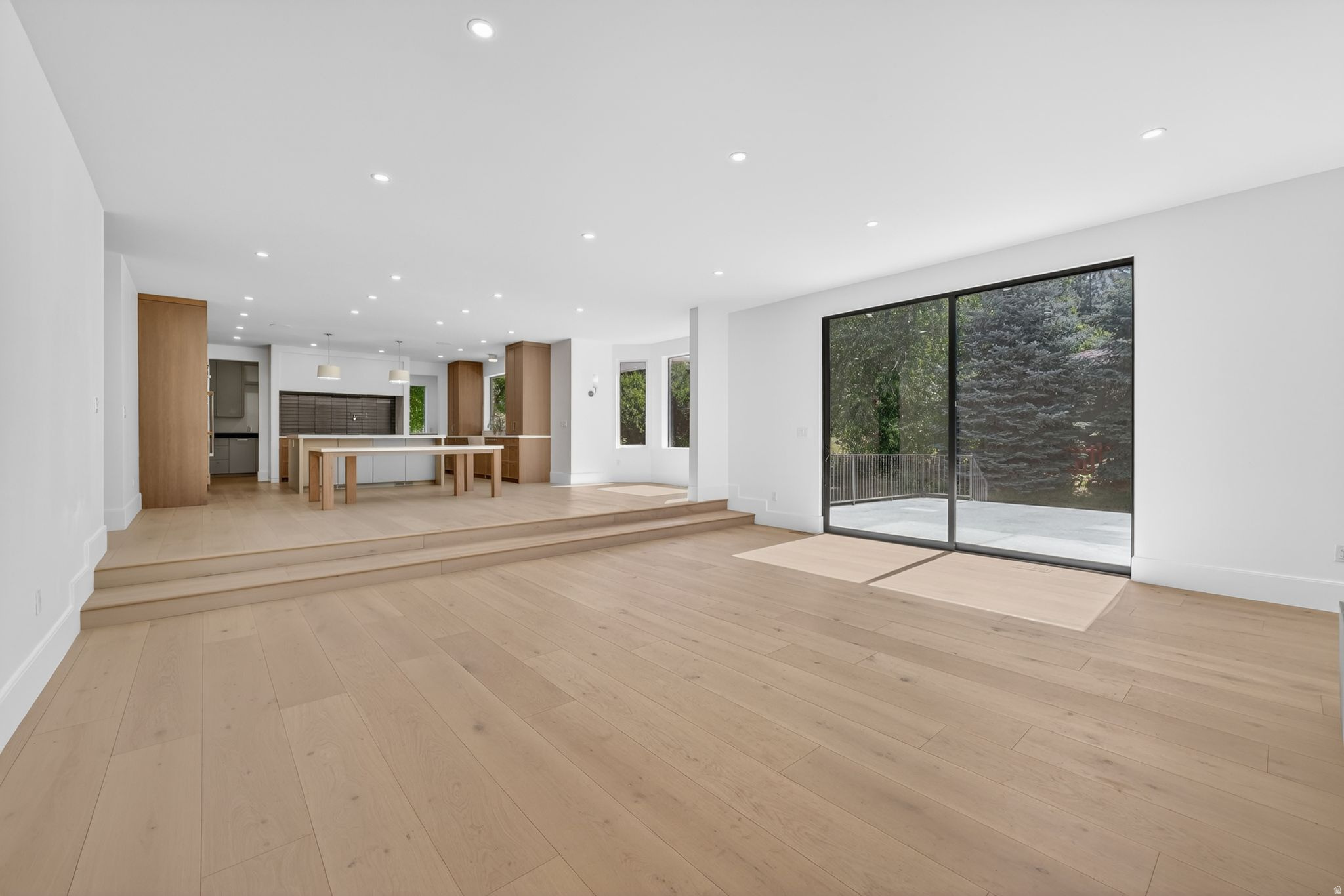 ROYAL LANE - Residential