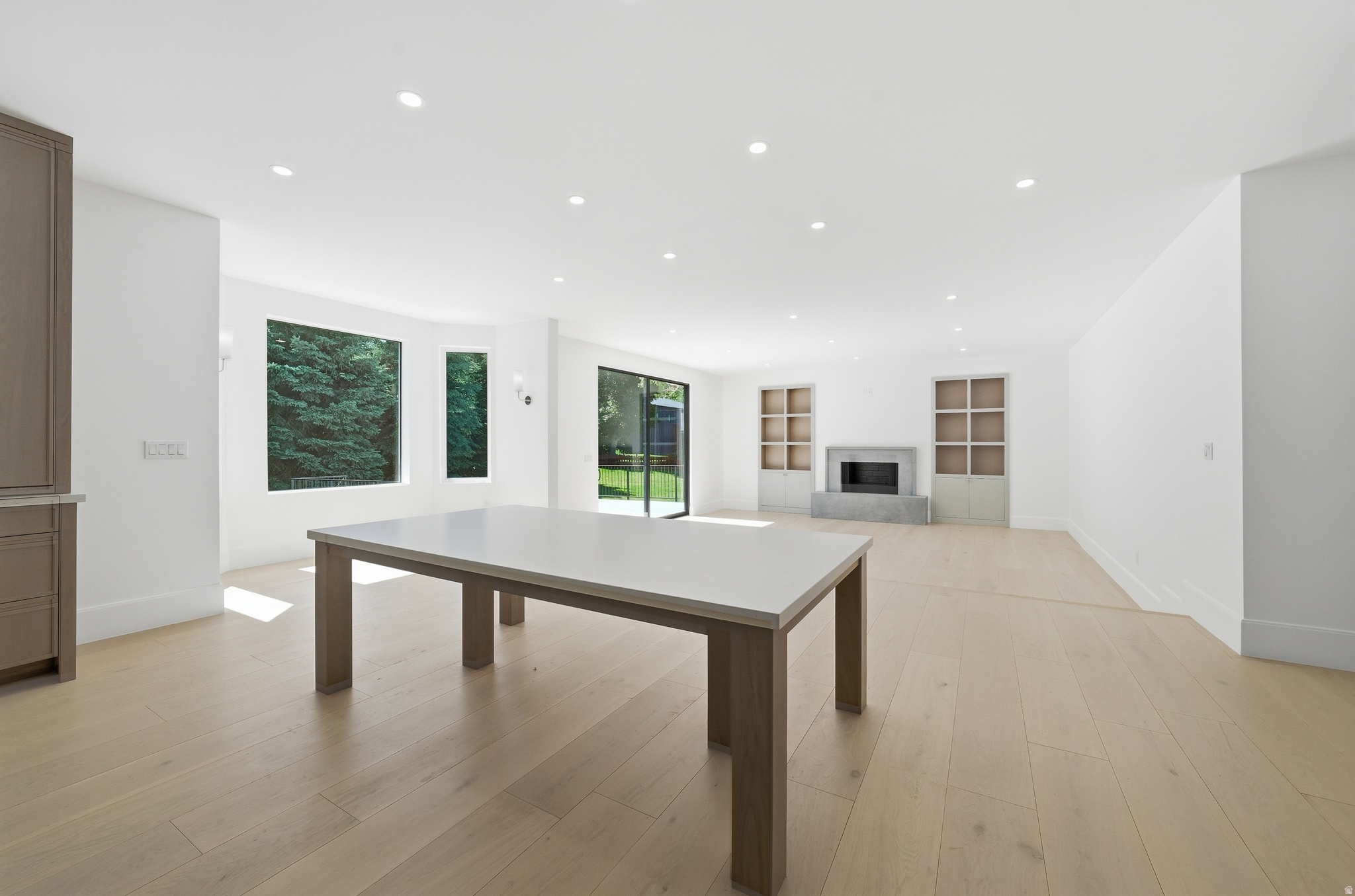 ROYAL LANE - Residential