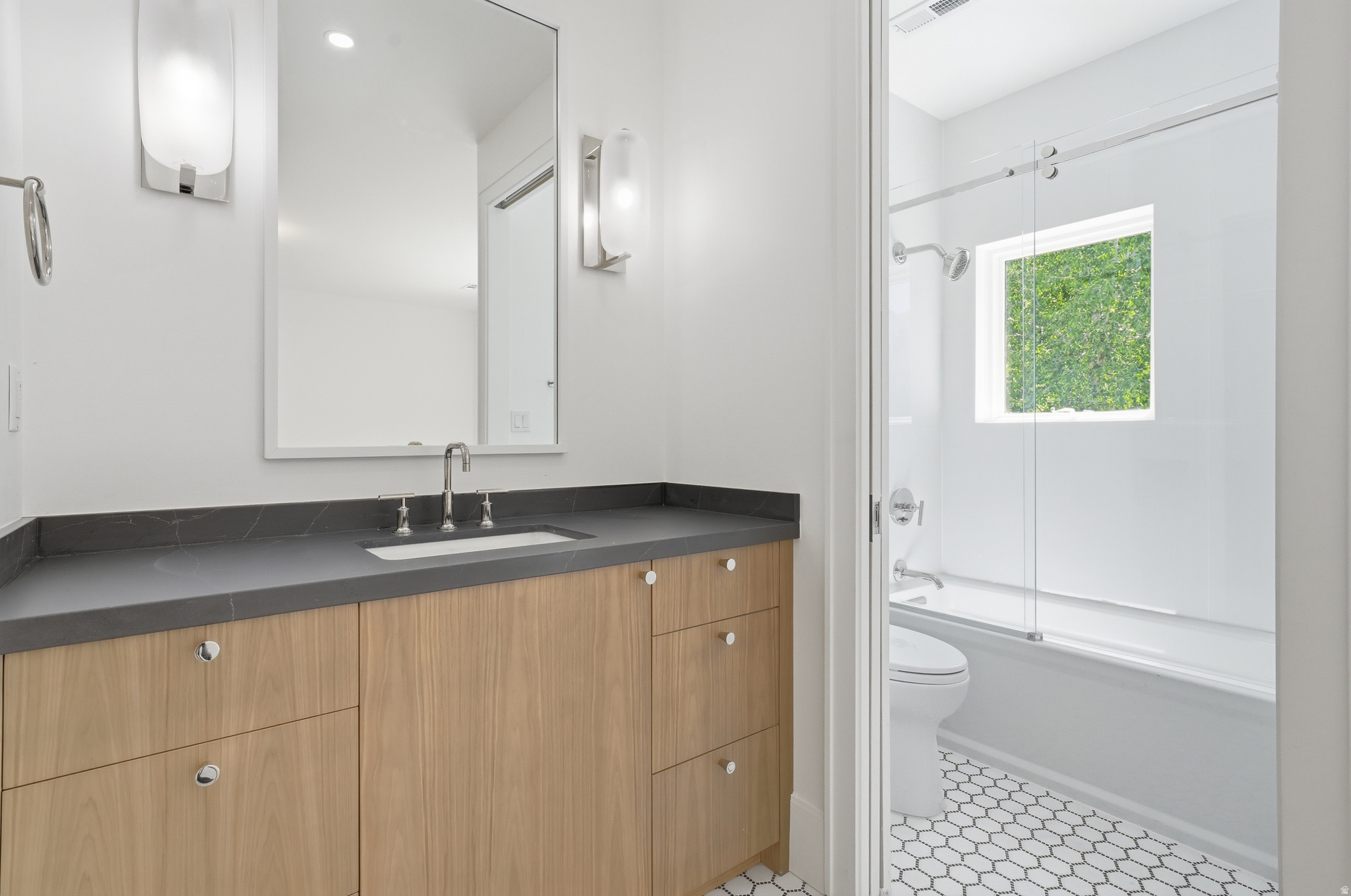 ROYAL LANE - Residential