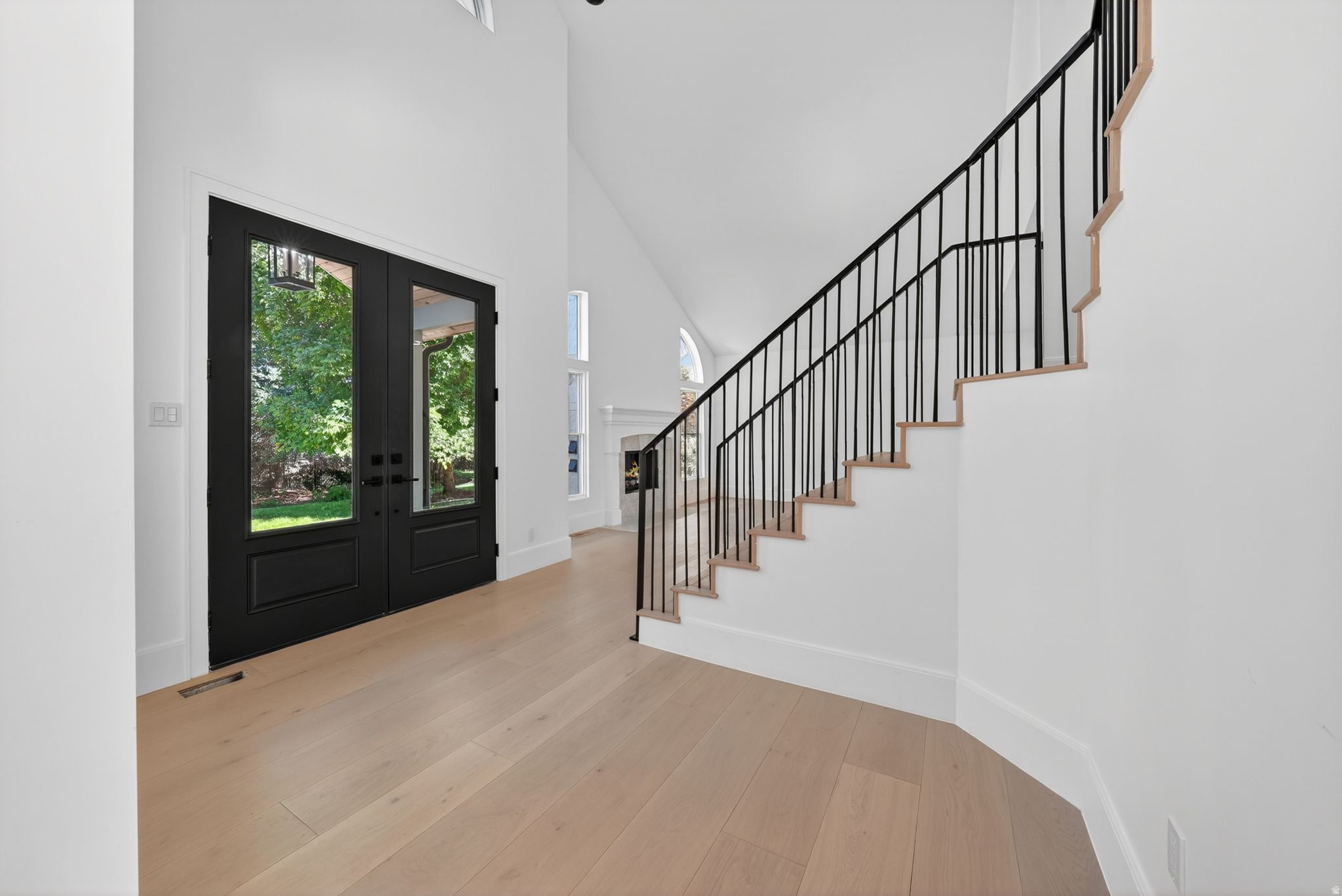 ROYAL LANE - Residential
