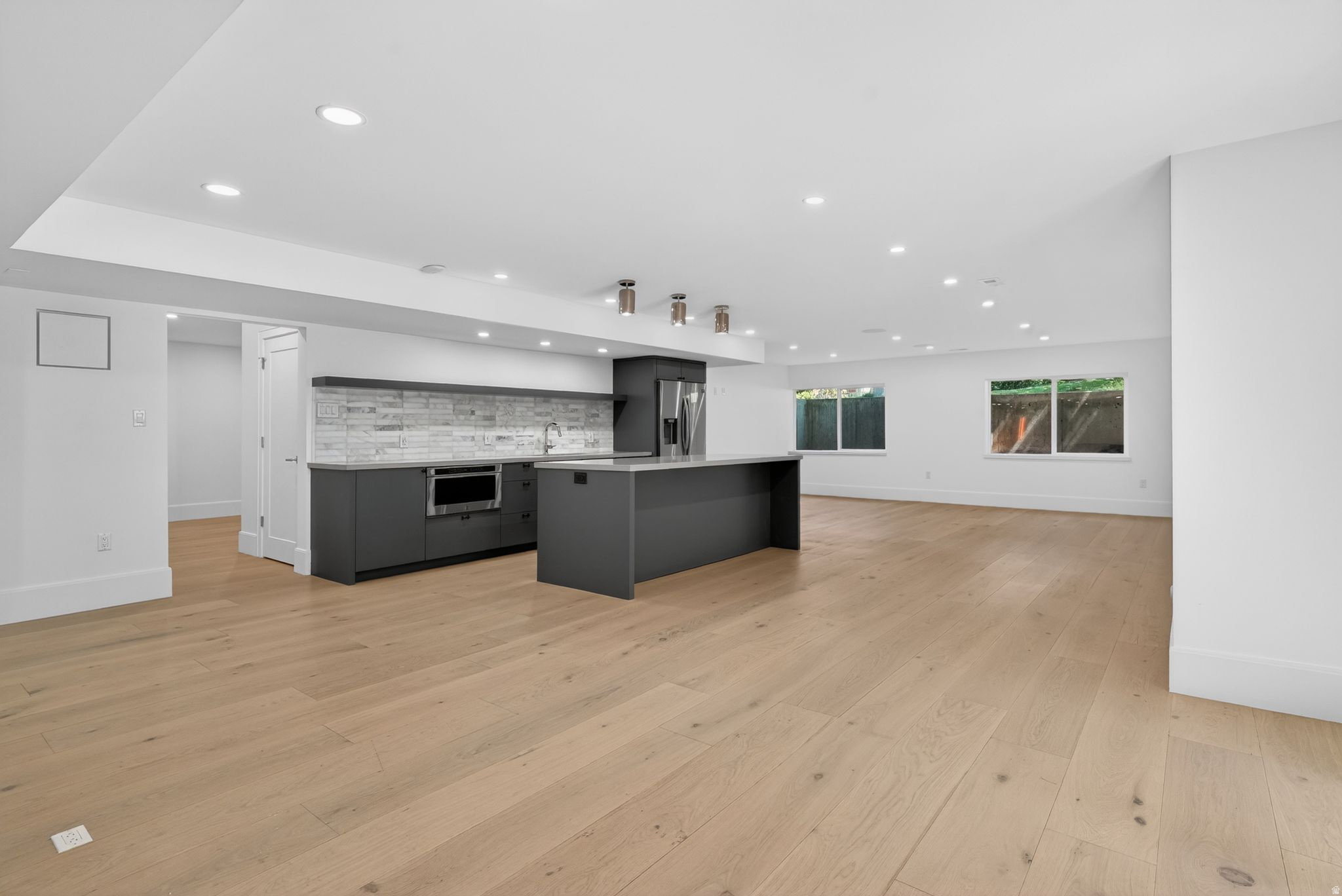 ROYAL LANE - Residential