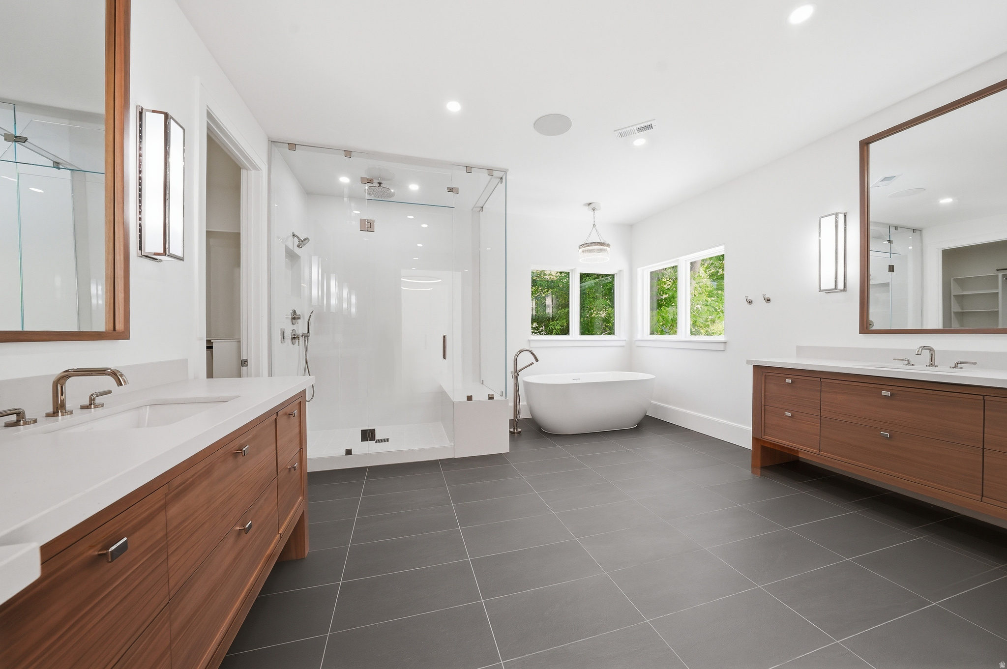 ROYAL LANE - Residential