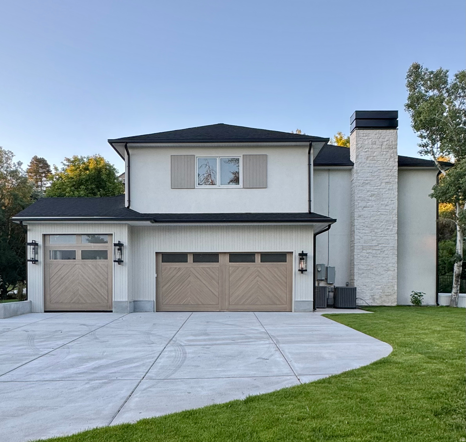 ROYAL LANE - Residential