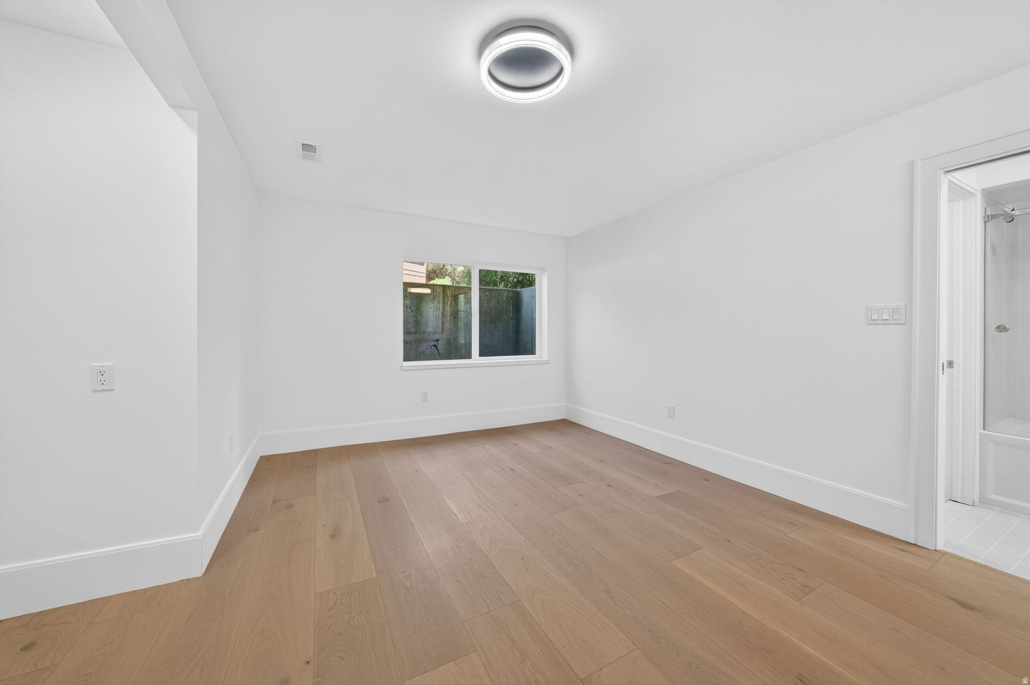 ROYAL LANE - Residential