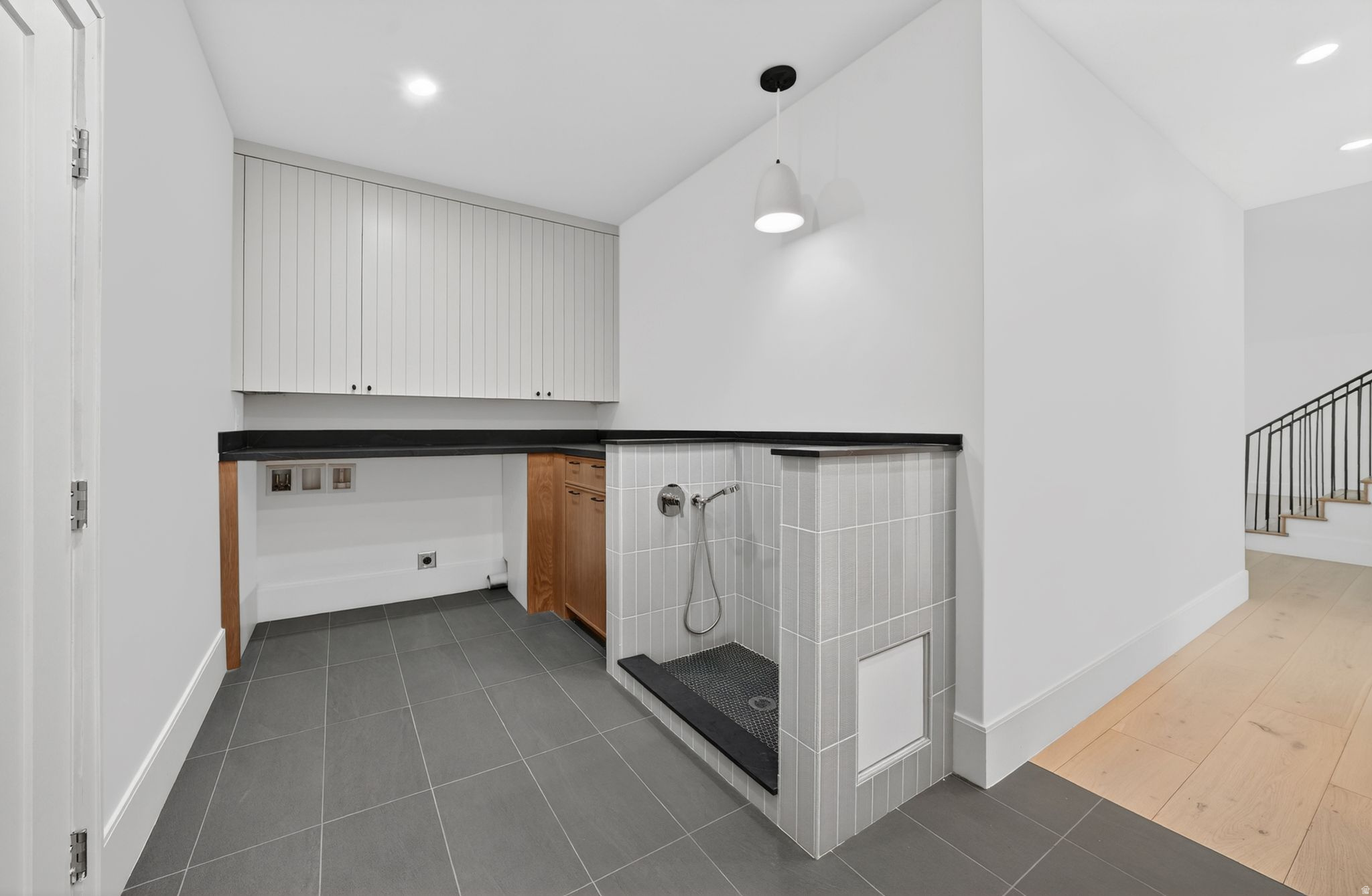 ROYAL LANE - Residential