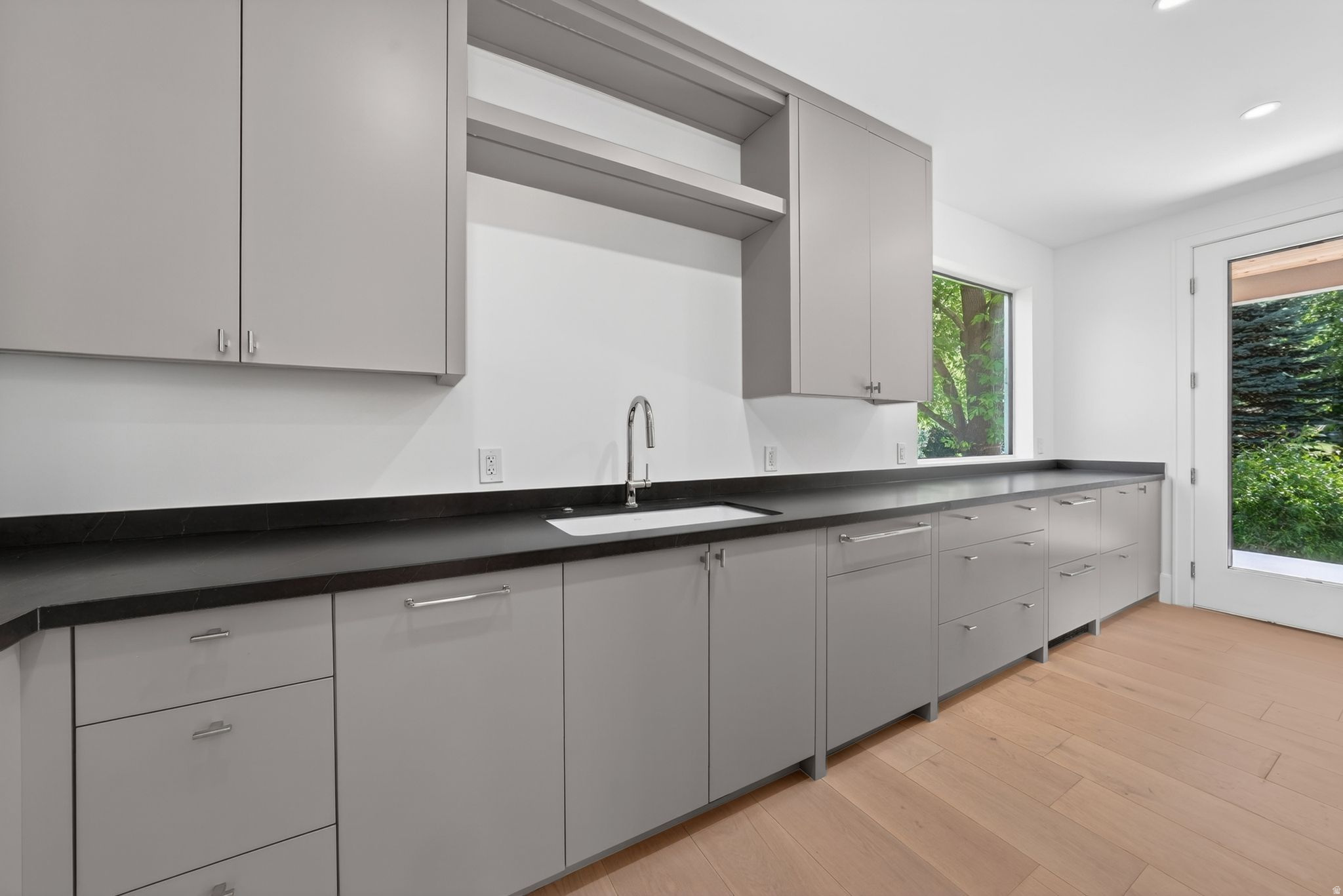 ROYAL LANE - Residential
