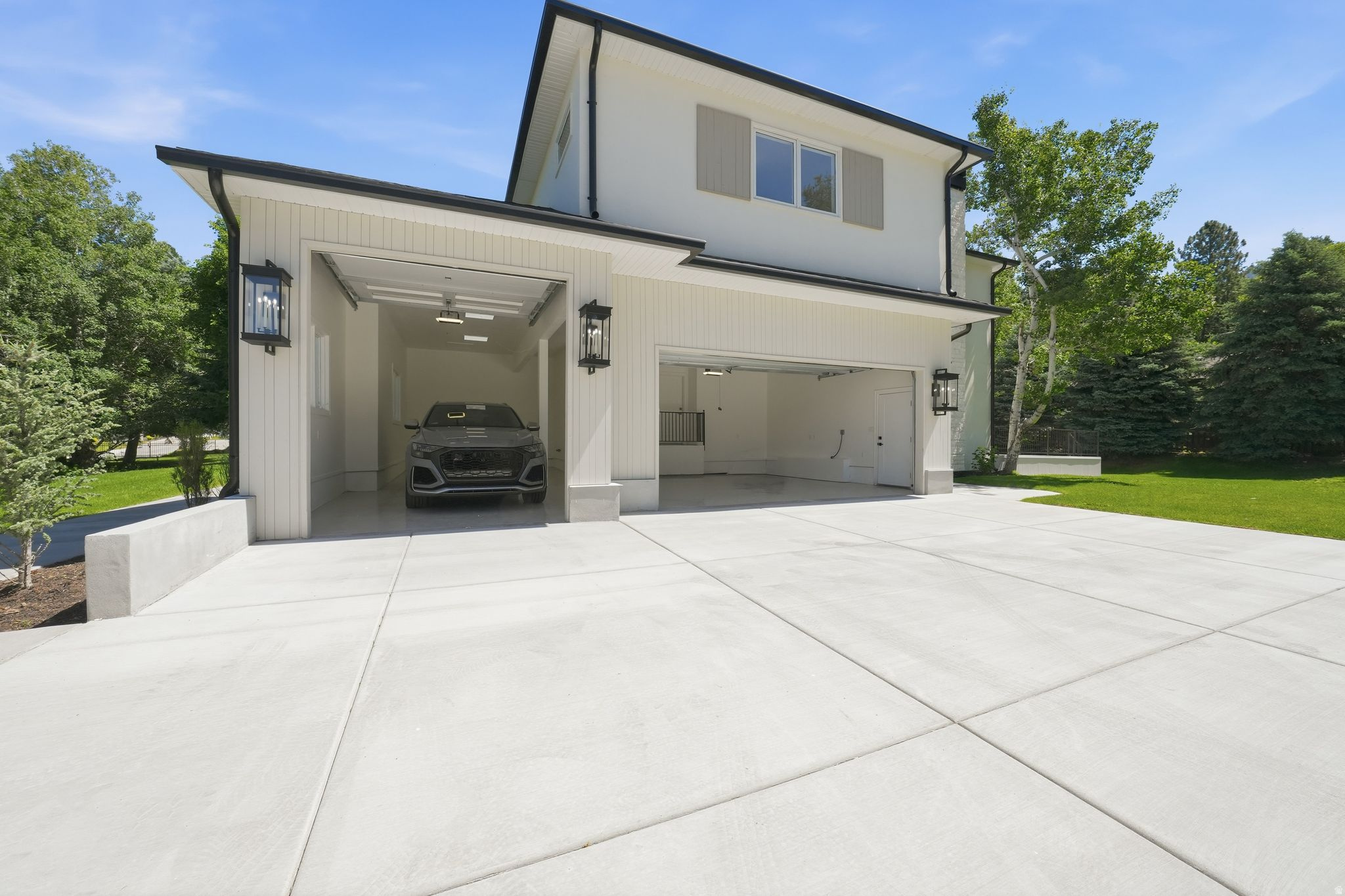ROYAL LANE - Residential
