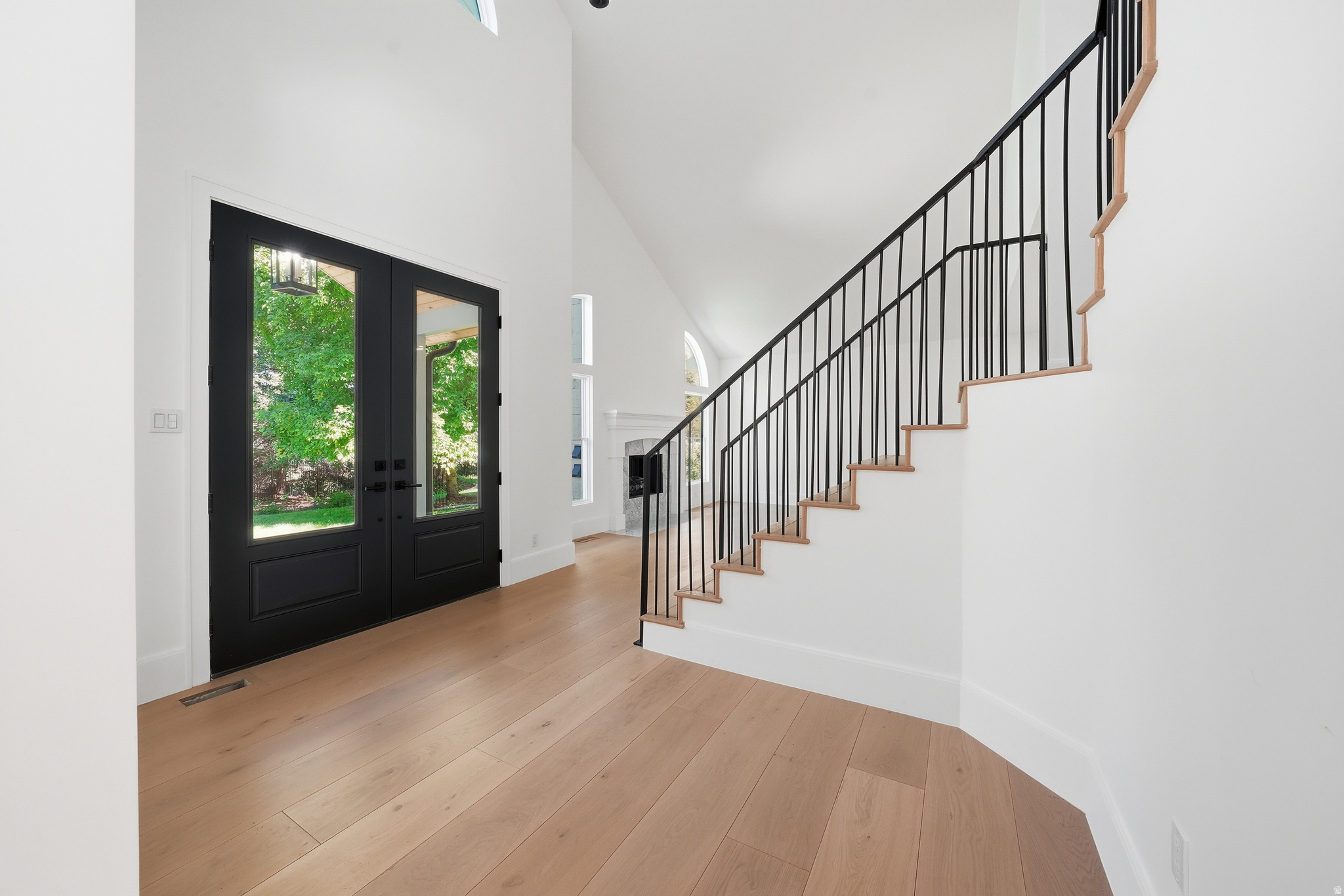 ROYAL LANE - Residential