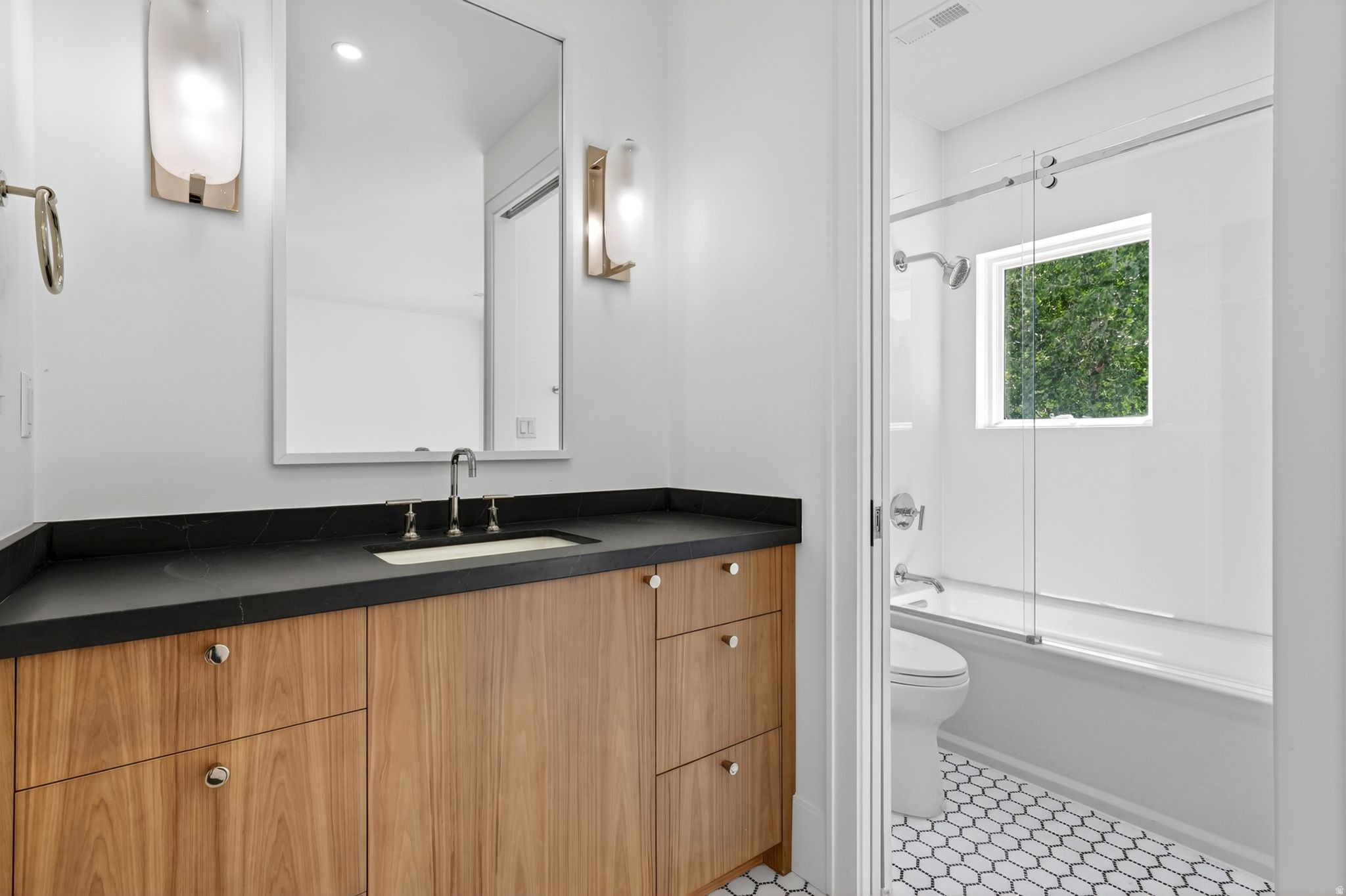 ROYAL LANE - Residential