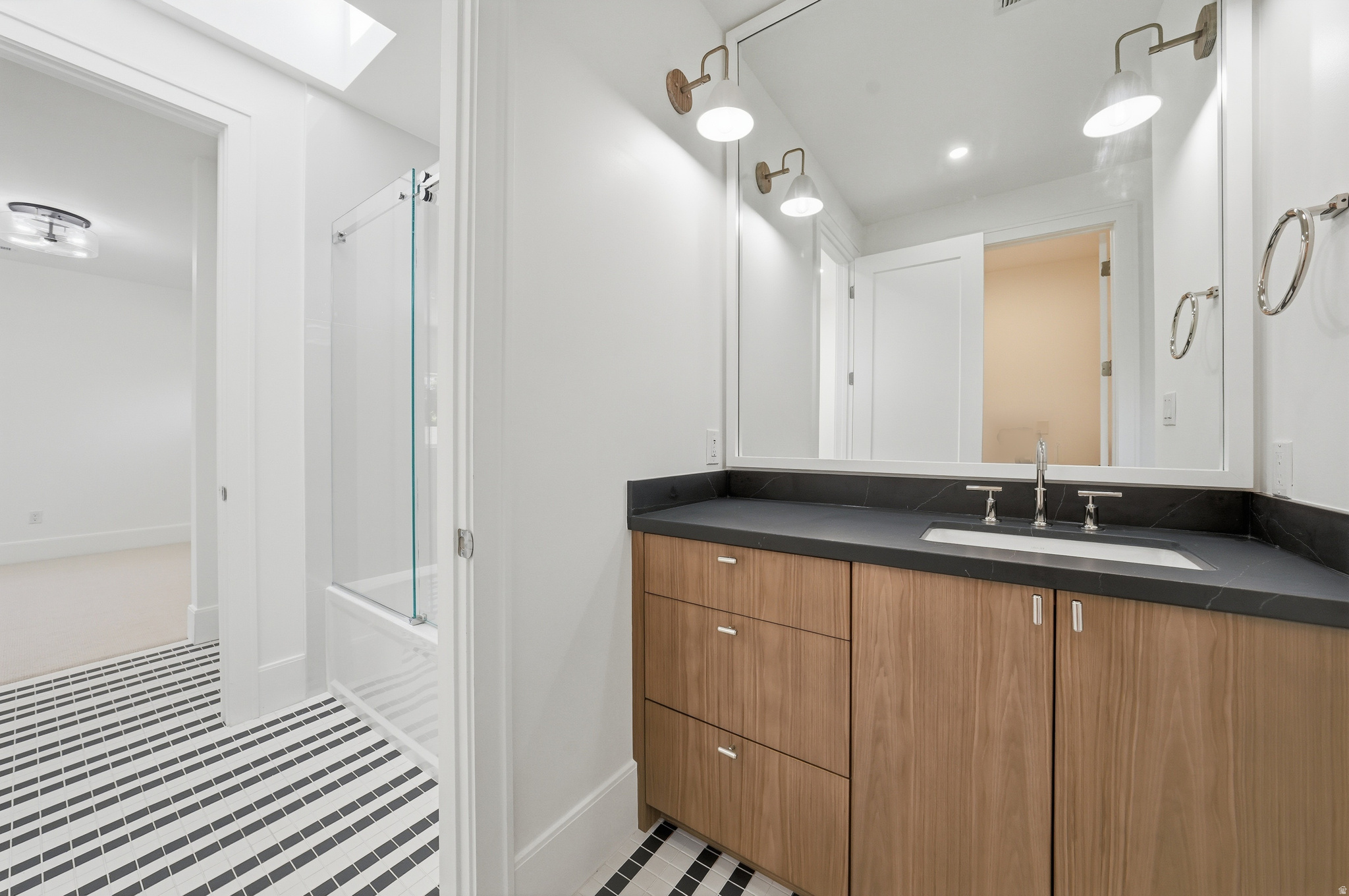 ROYAL LANE - Residential
