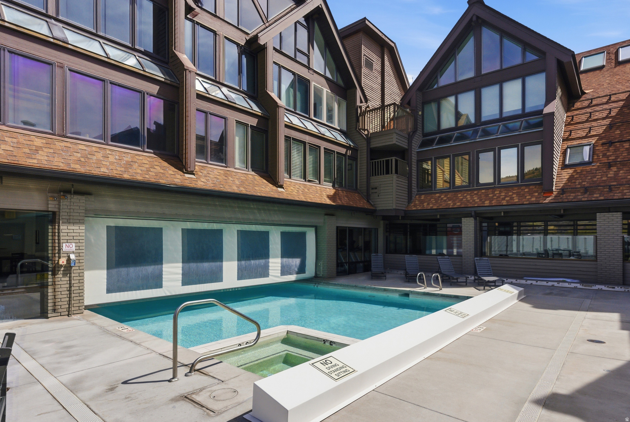 RESORT CENTER - Residential