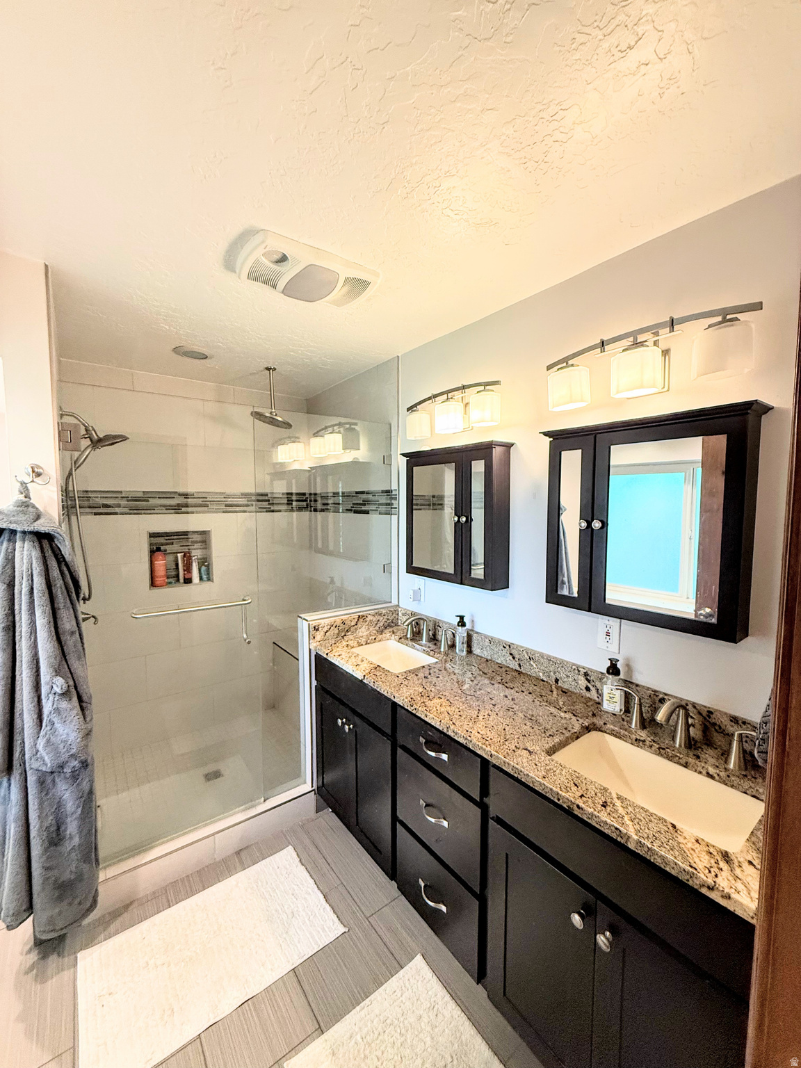 SEVEN OAKS - Residential