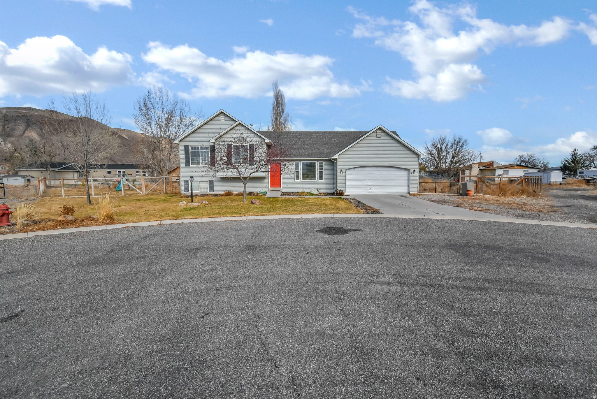 PINE HOLLOW ESTATES - Residential