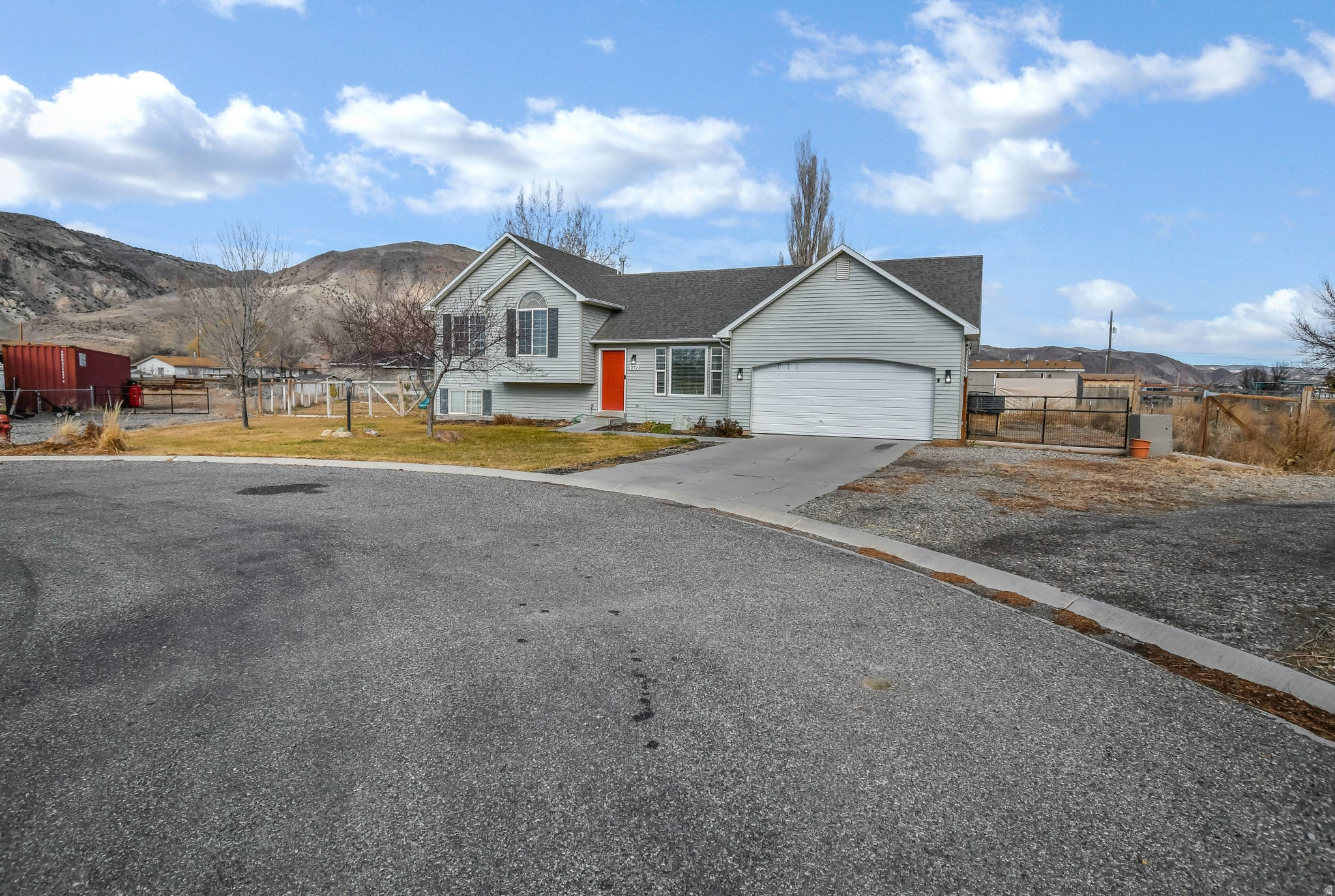 PINE HOLLOW ESTATES - Residential