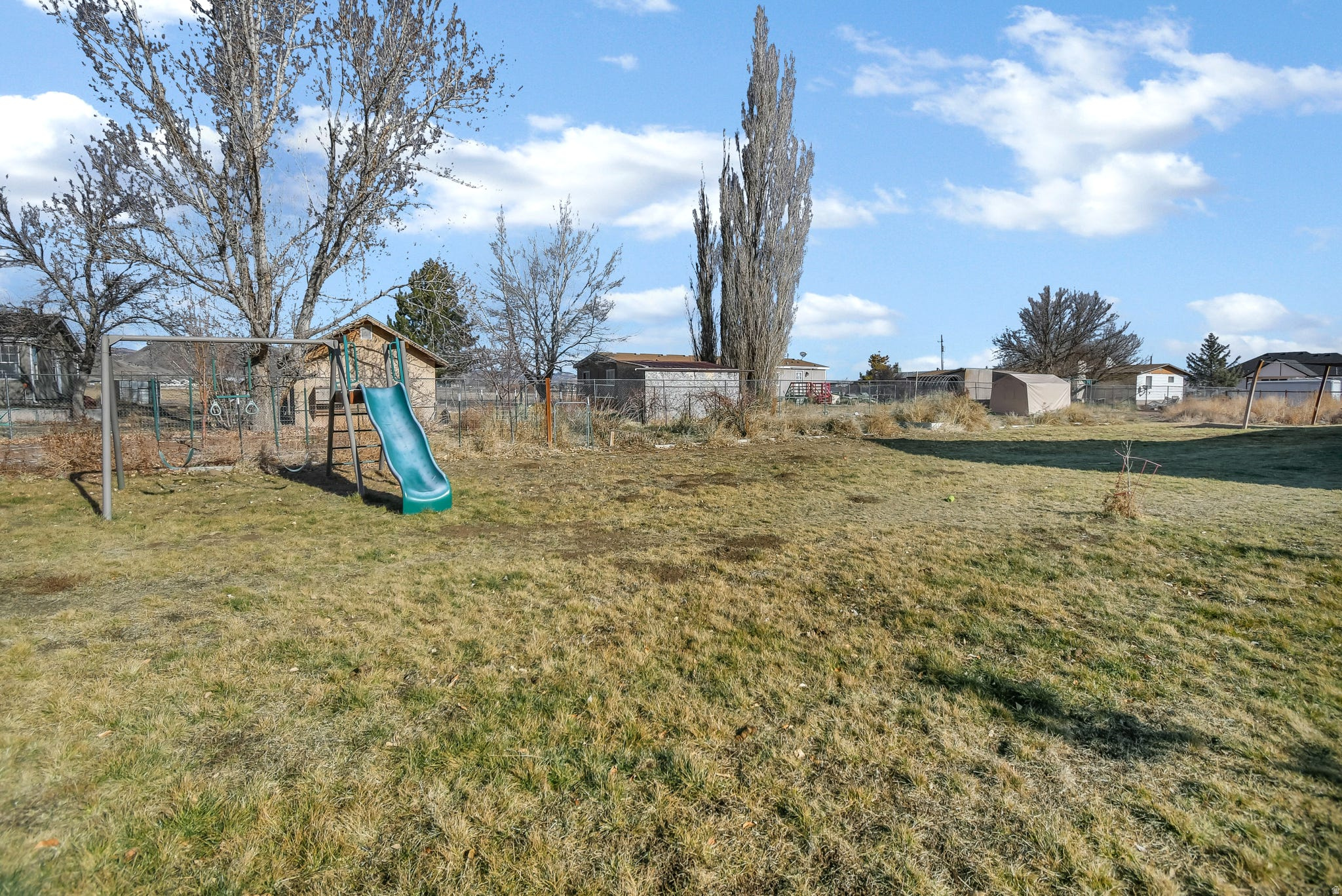 PINE HOLLOW ESTATES - Residential