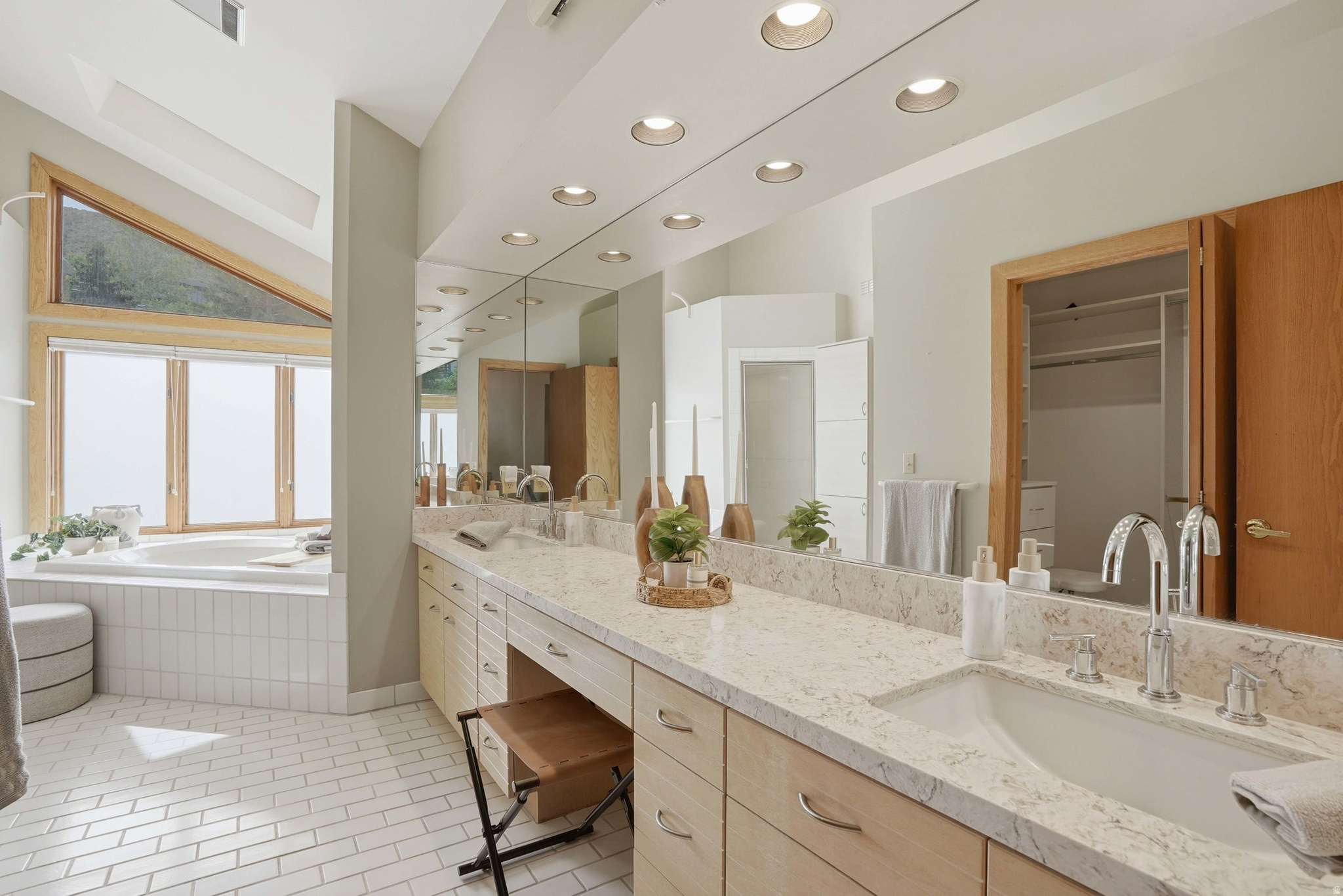 BENCHMARK - Residential