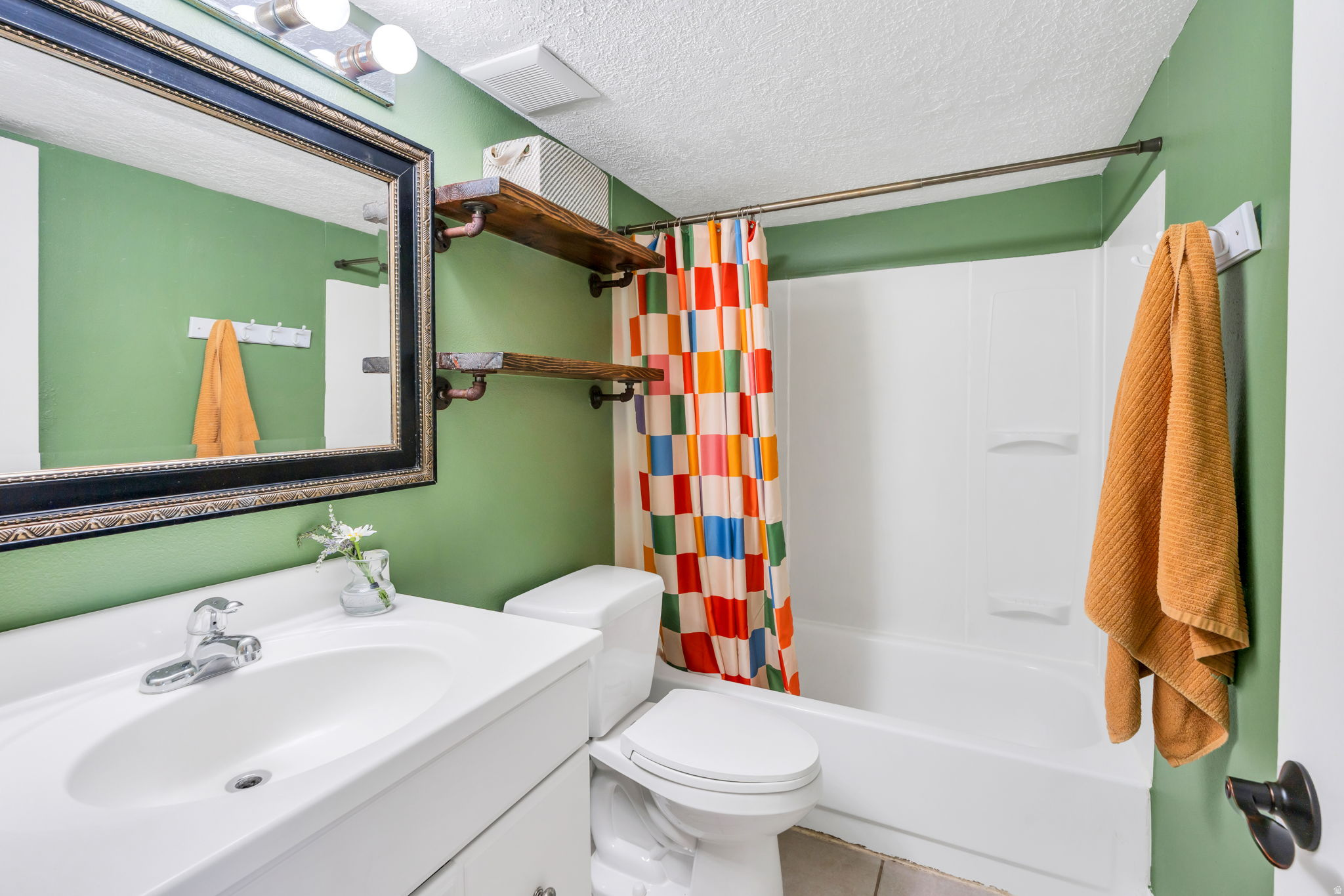 BICENTENNIAL ESTATES - Residential