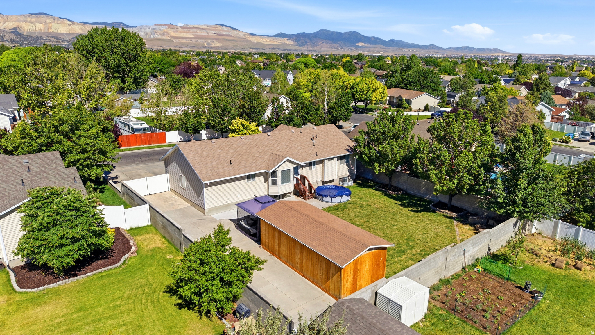 THE FOOTHILLS - Residential