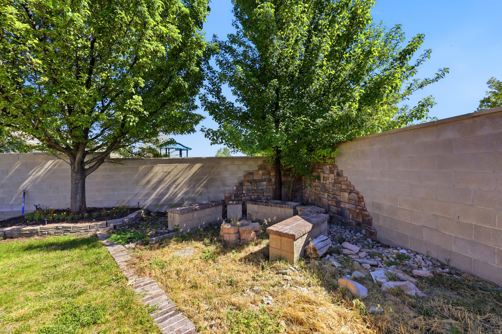 THE FOOTHILLS - Residential