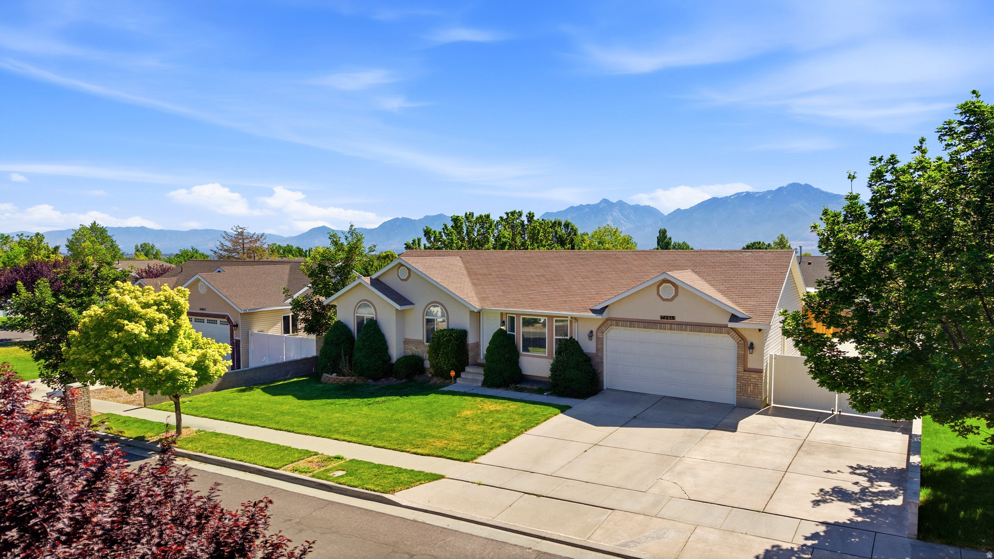 THE FOOTHILLS - Residential