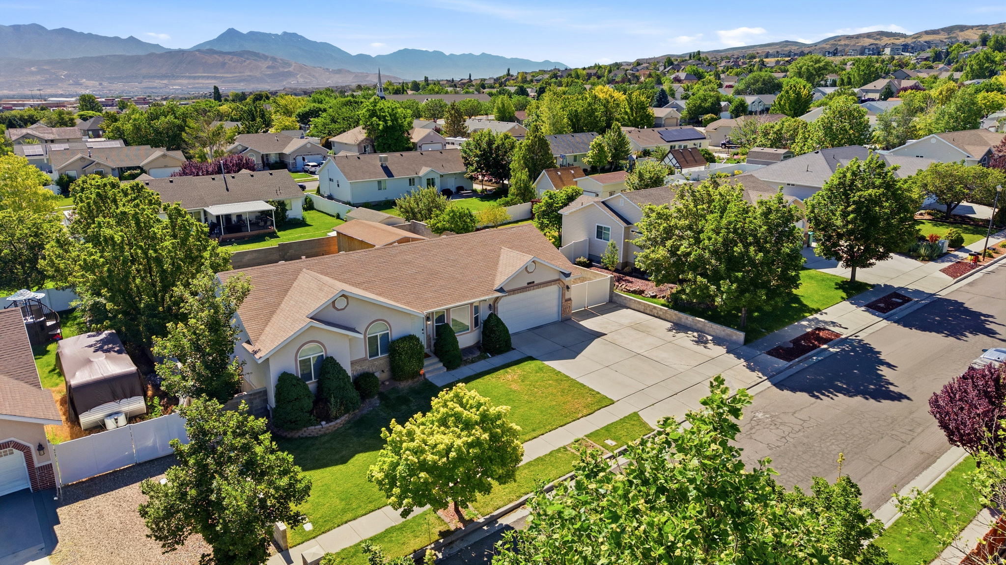 THE FOOTHILLS - Residential