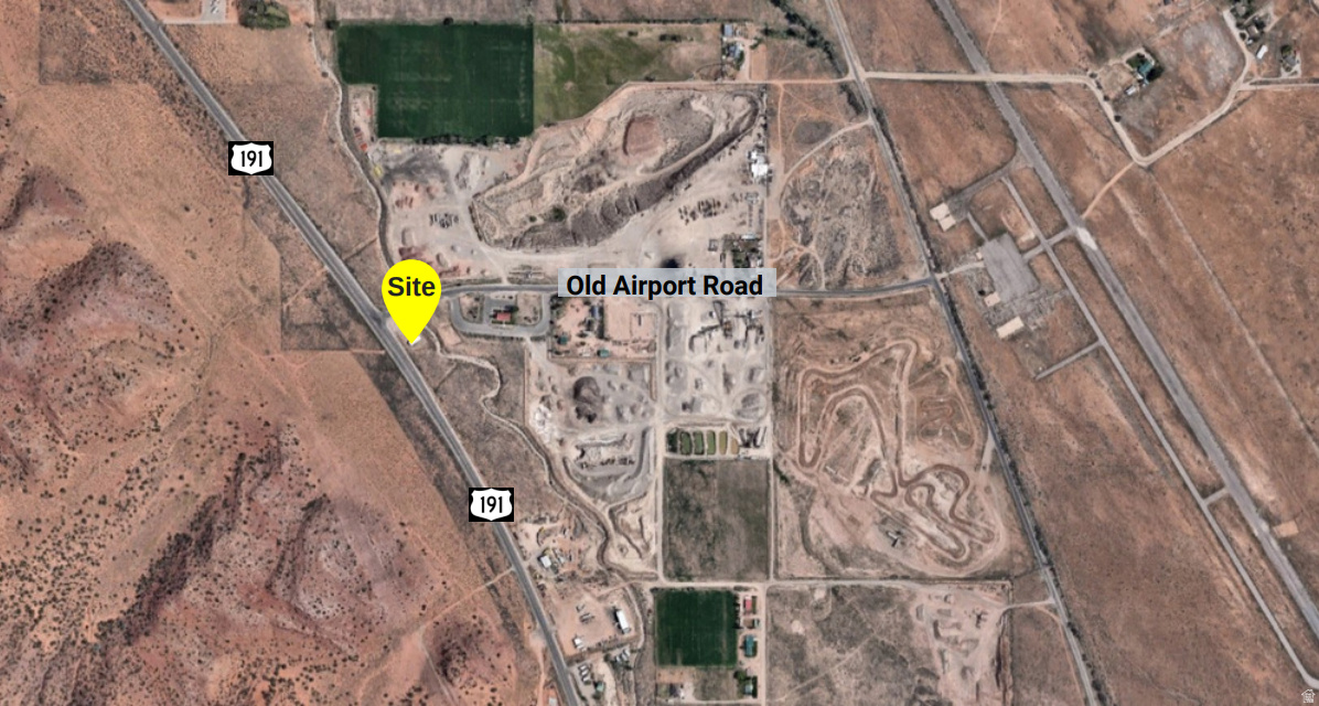 This is Land to be developed. Zoned Highway commercial with a nightly rental permit for a mobile home Airbnb.
