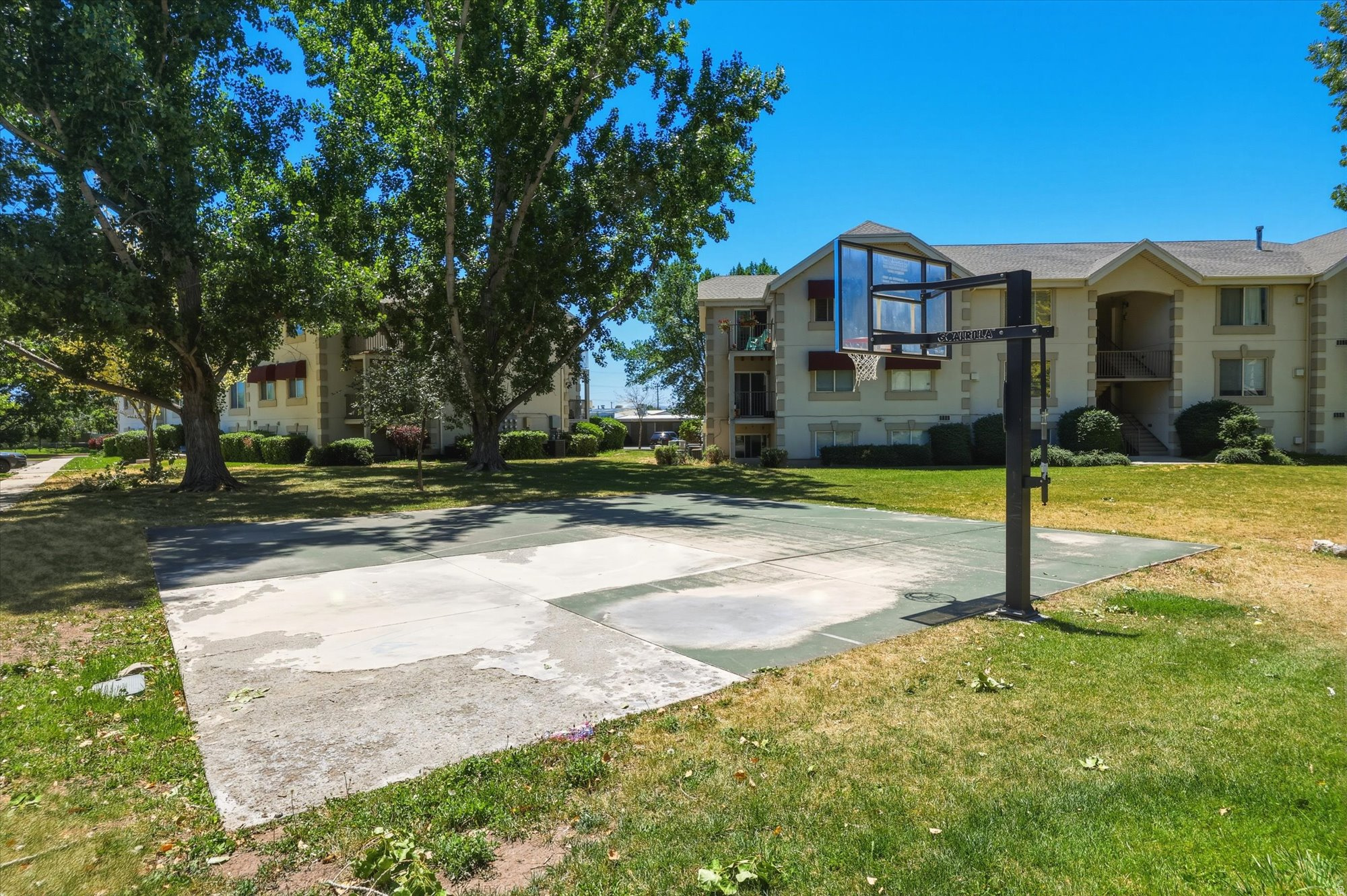 FRANKLIN PARK CONDO - Residential