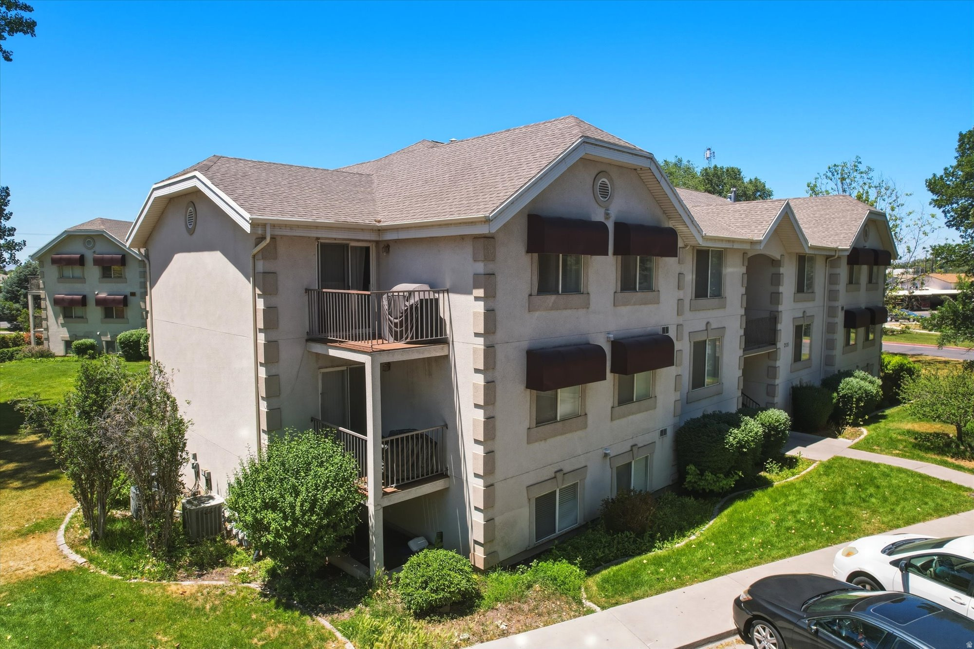 FRANKLIN PARK CONDO - Residential