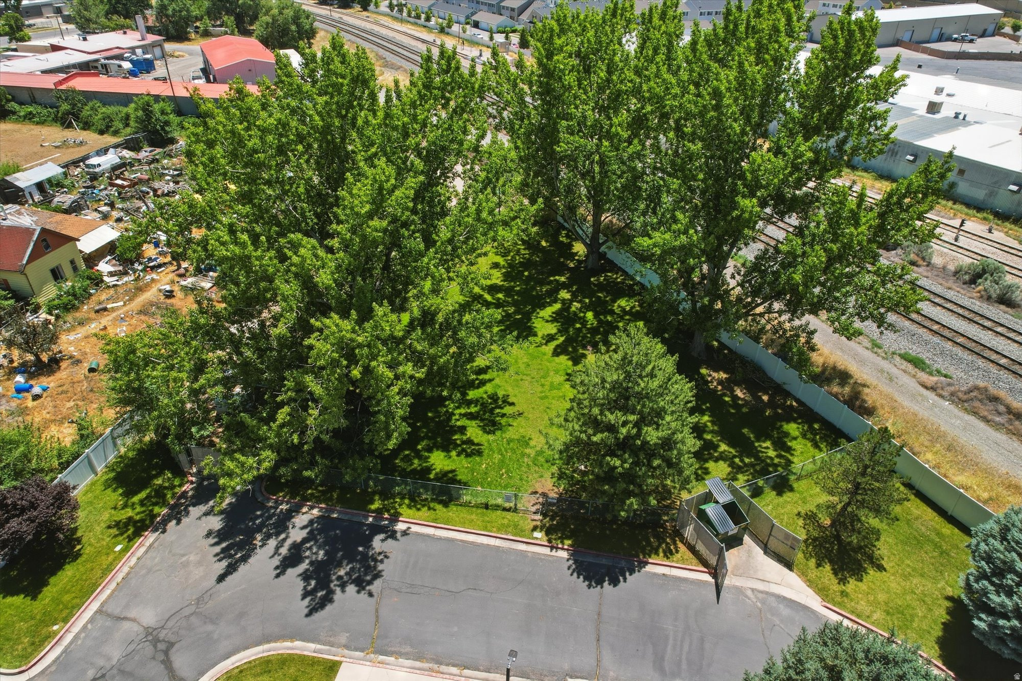 FRANKLIN PARK CONDO - Residential