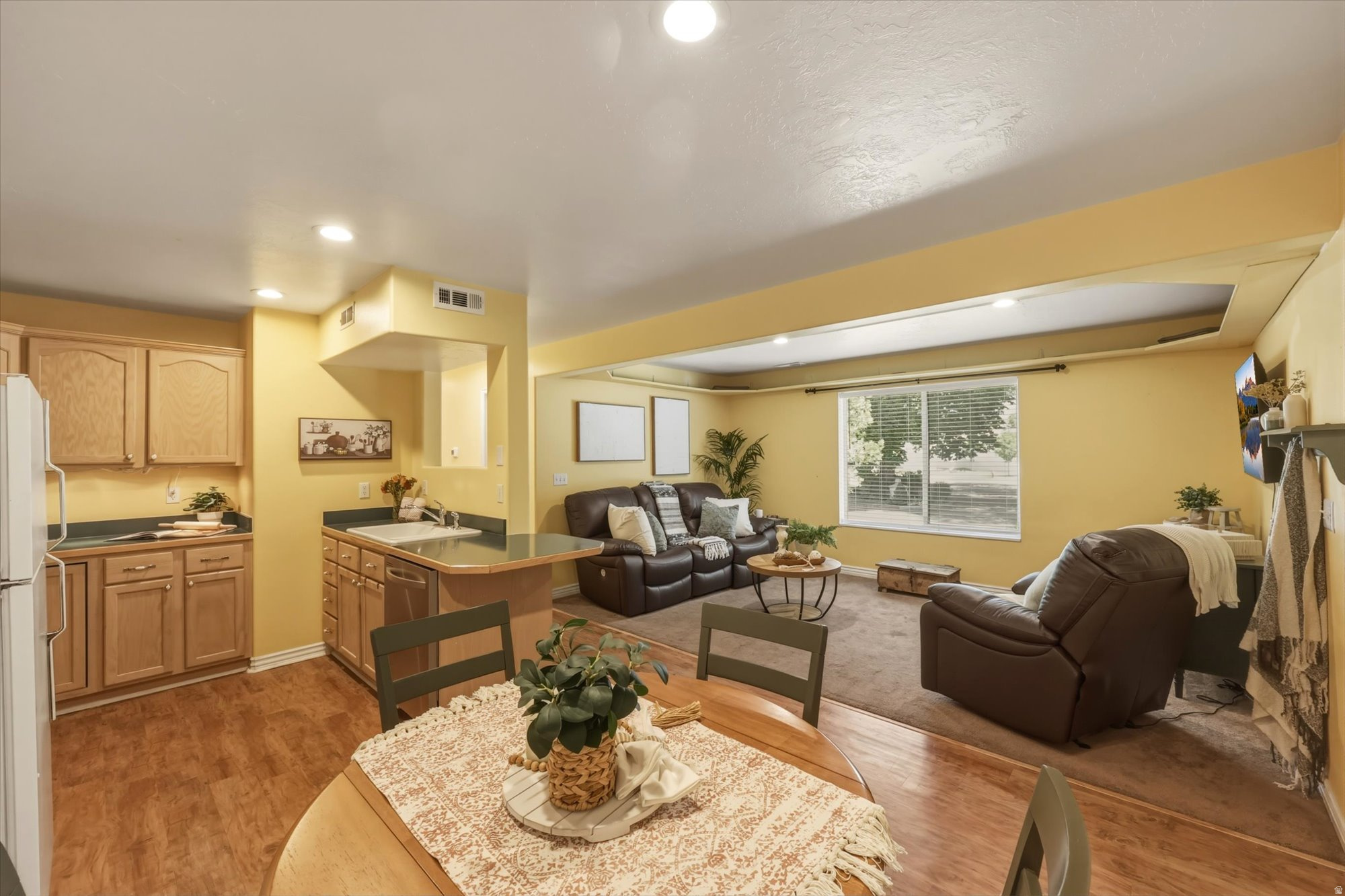FRANKLIN PARK CONDO - Residential