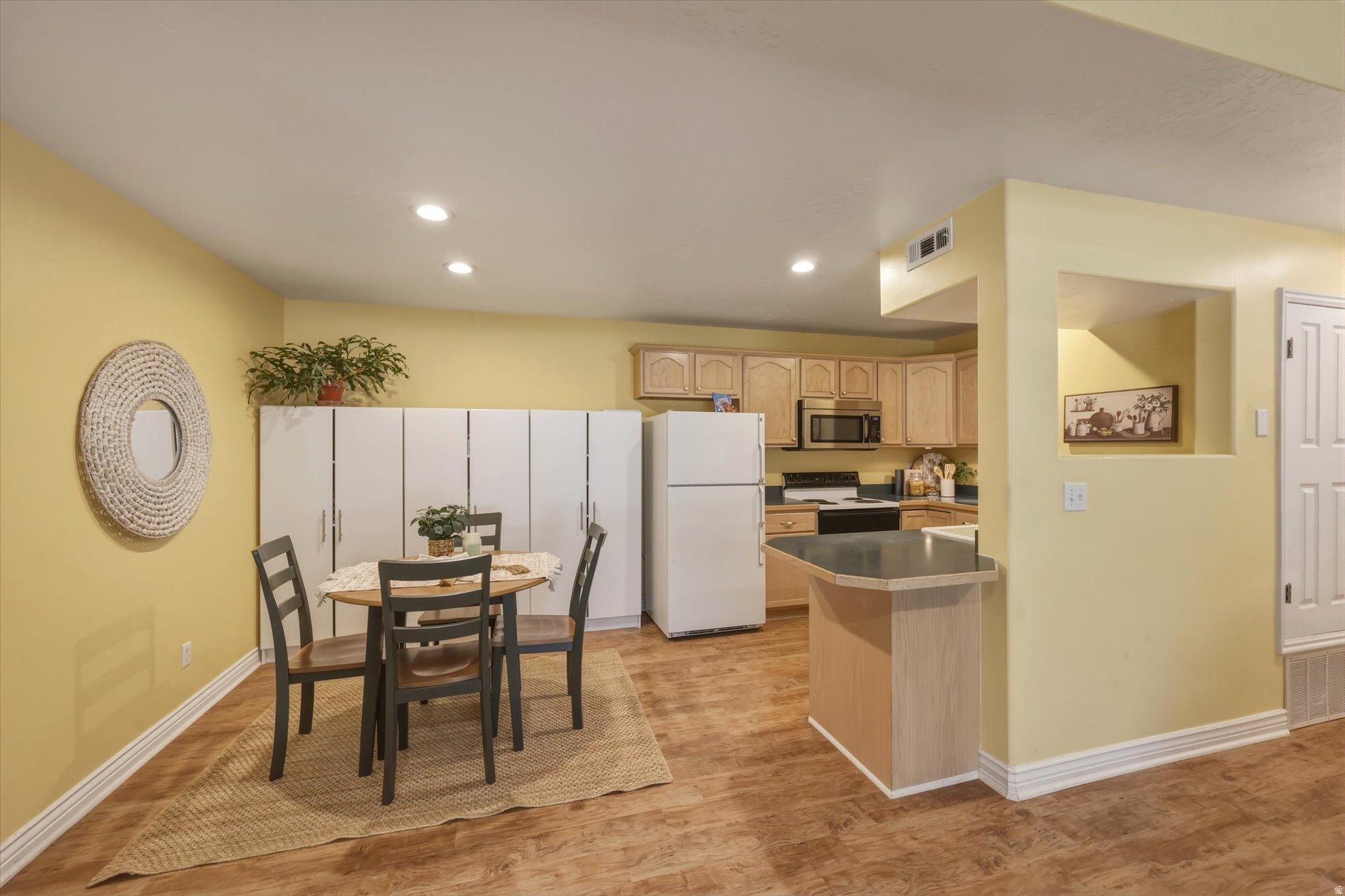 FRANKLIN PARK CONDO - Residential