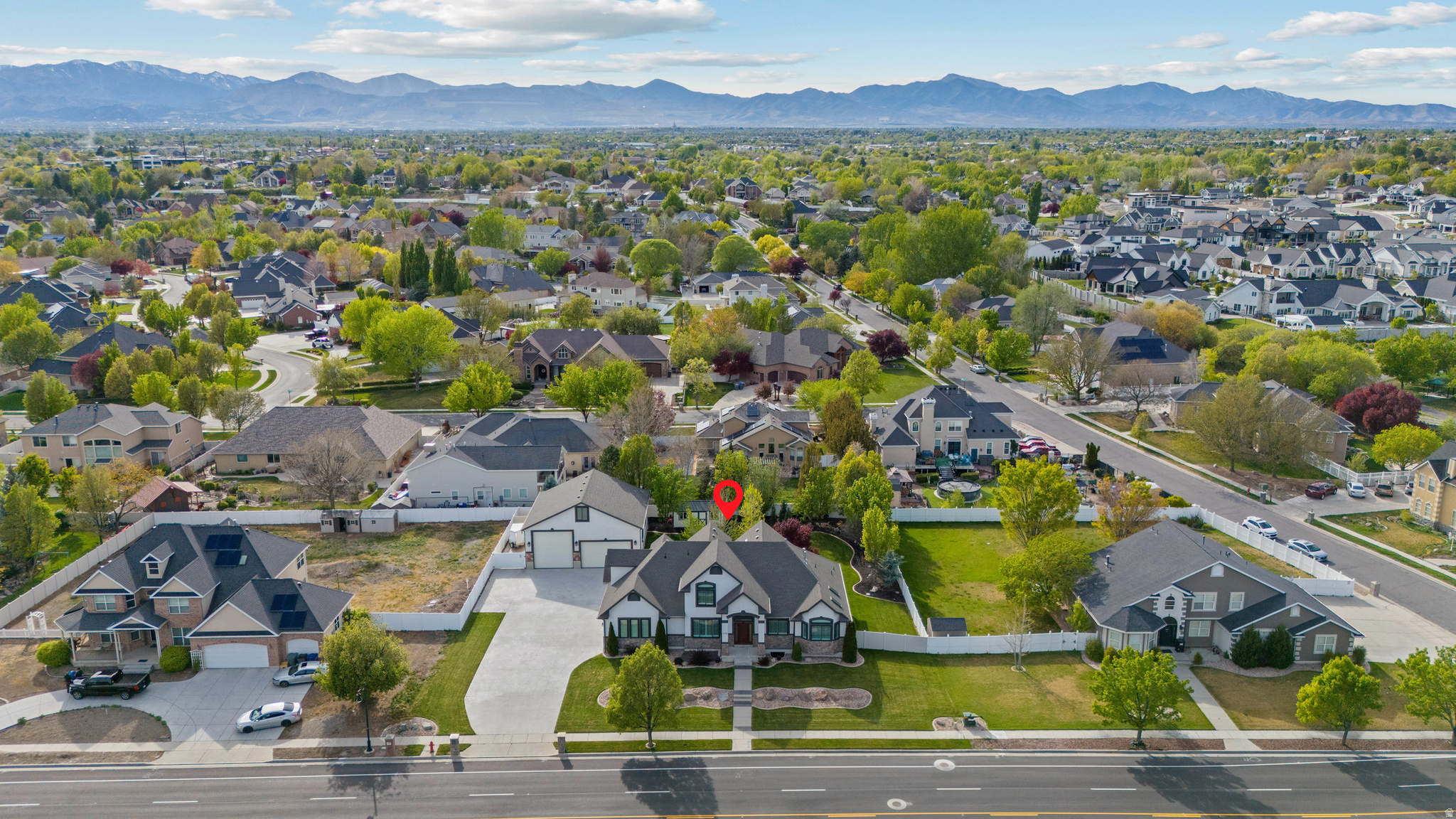 PARKWAY PALISADES - Residential