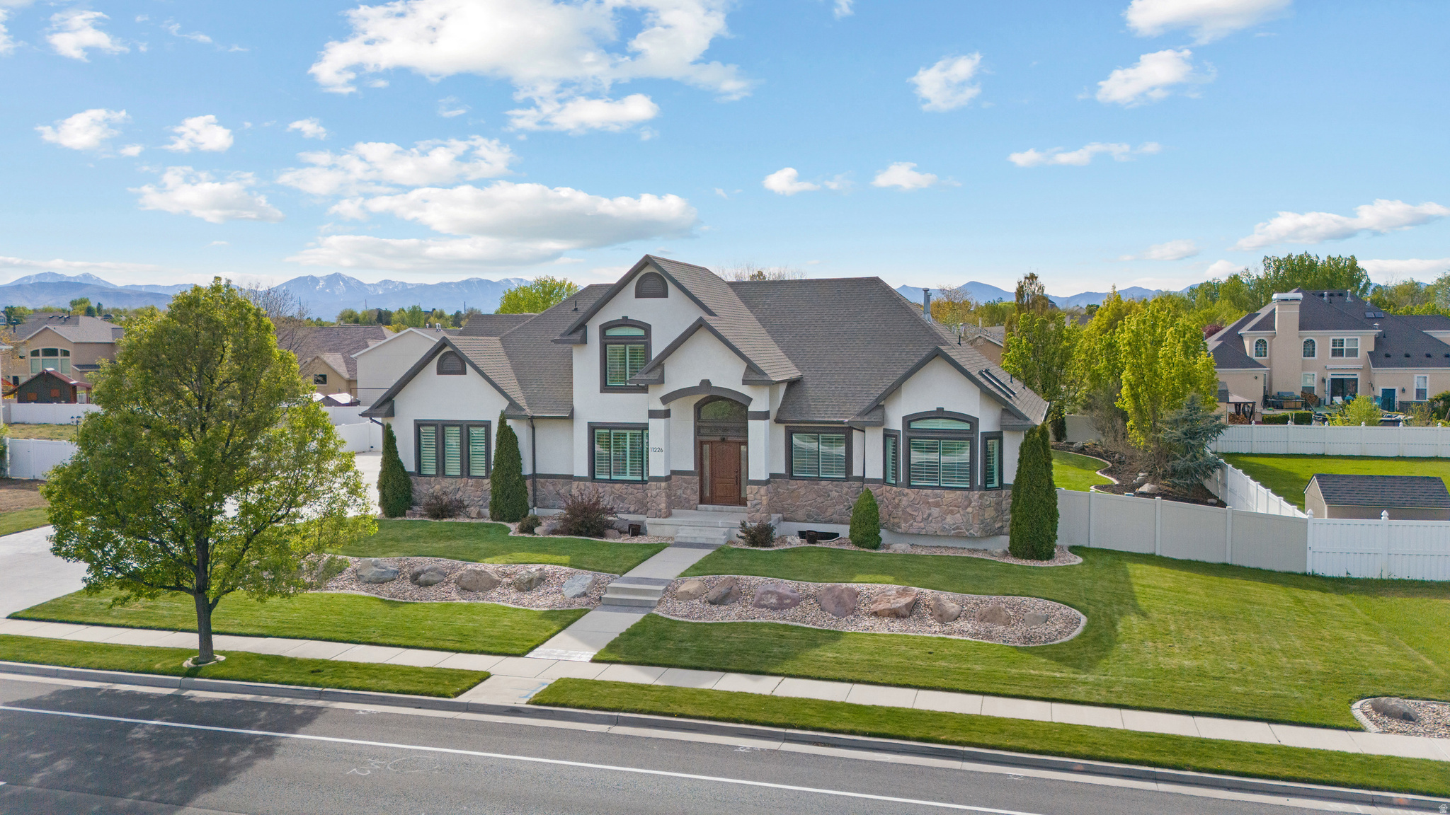 PARKWAY PALISADES - Residential